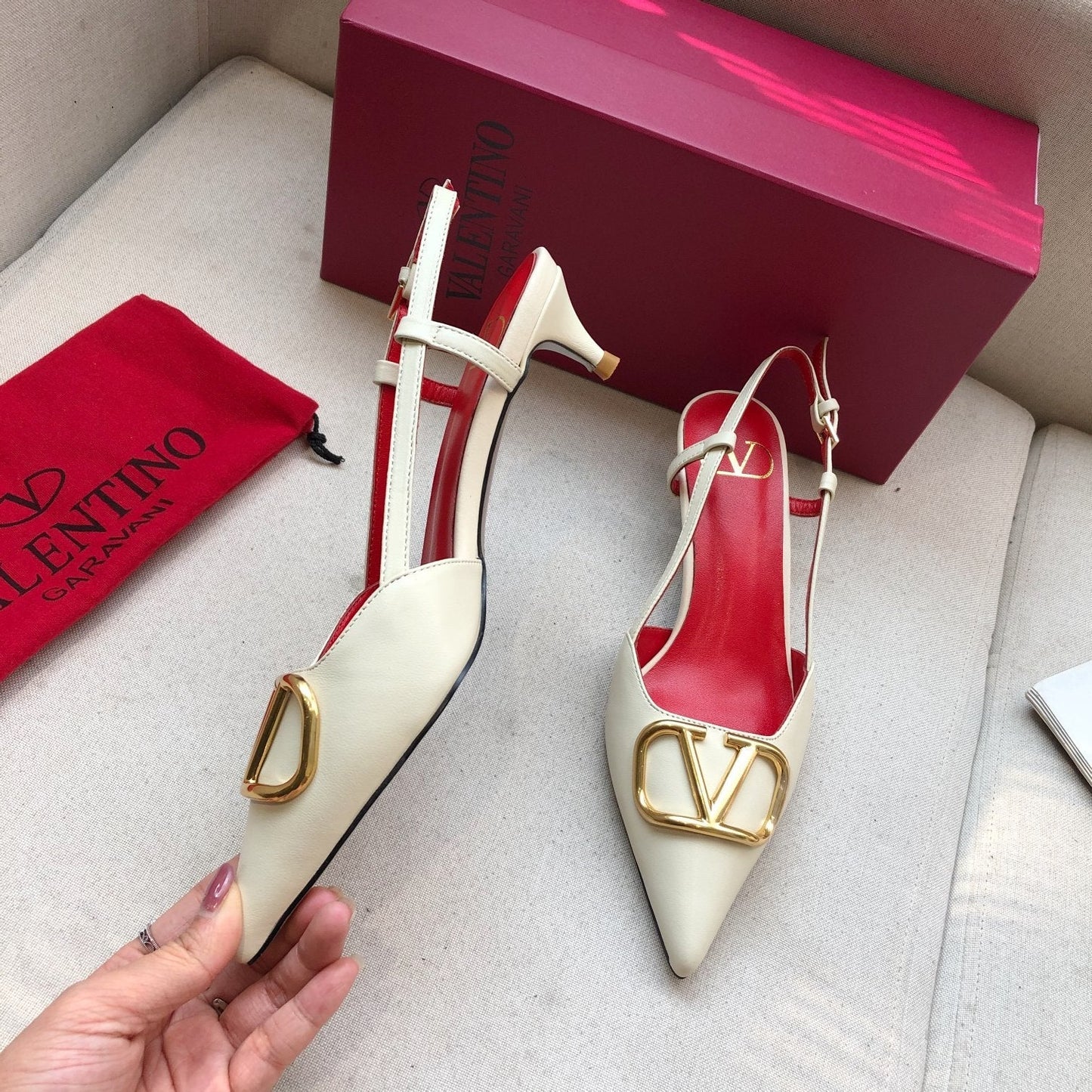 VLOGO SIGNATURE WHITE CREAM CALFSKIN HIGH SLINGBACK PUMP 4 CM - 34