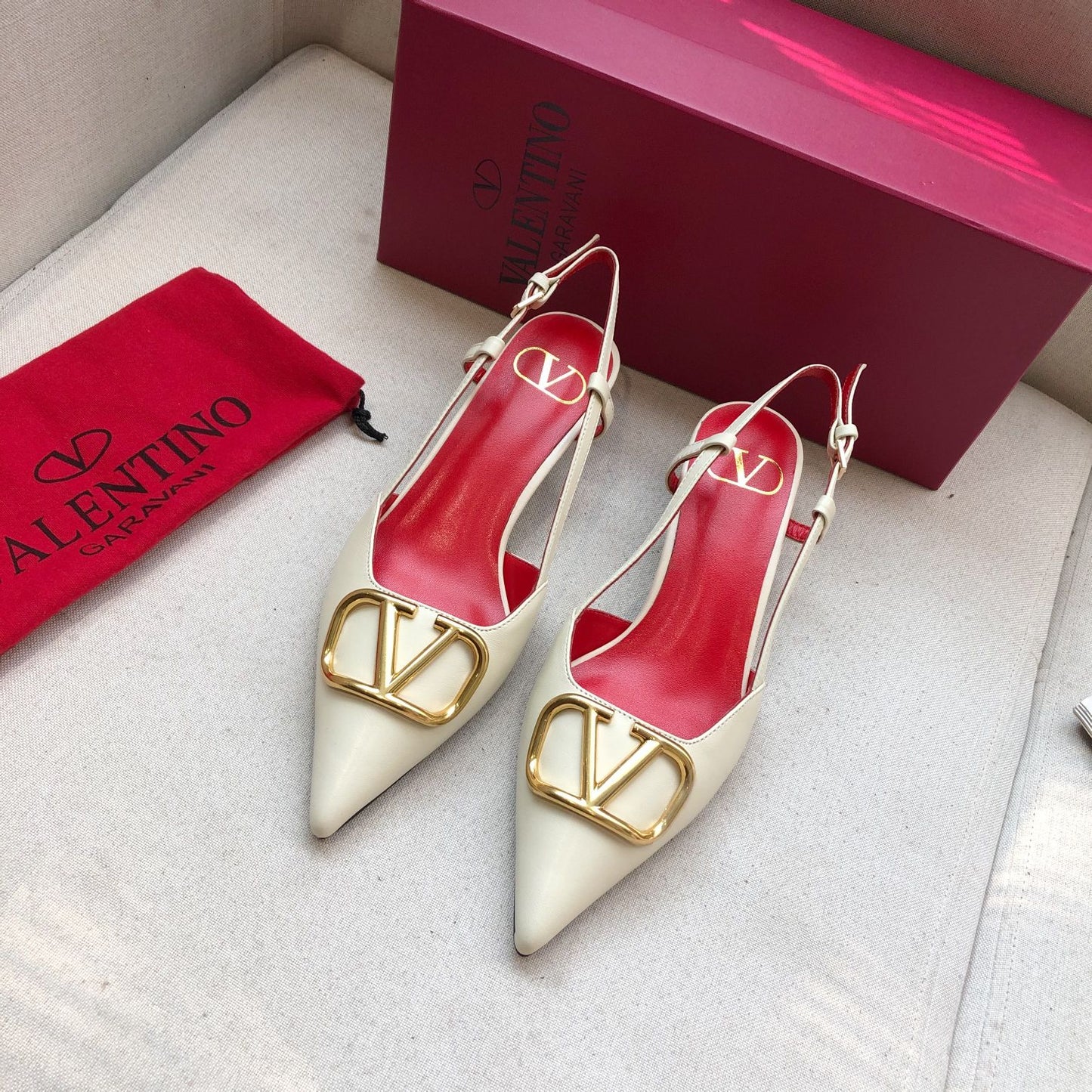 VLOGO SIGNATURE WHITE CREAM CALFSKIN HIGH SLINGBACK PUMP 4 CM - 34