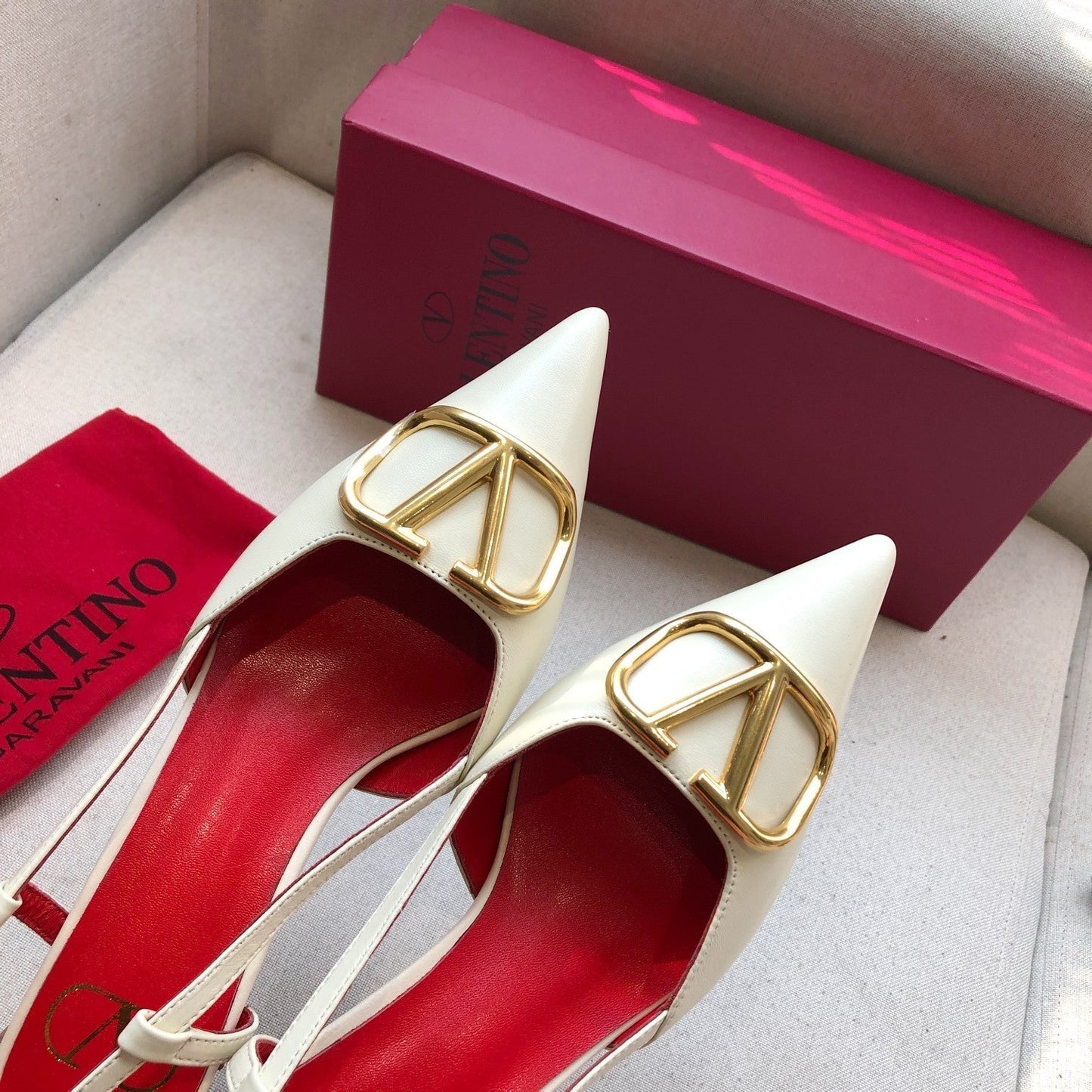 VLOGO SIGNATURE WHITE CREAM CALFSKIN HIGH SLINGBACK PUMP 4 CM - 34