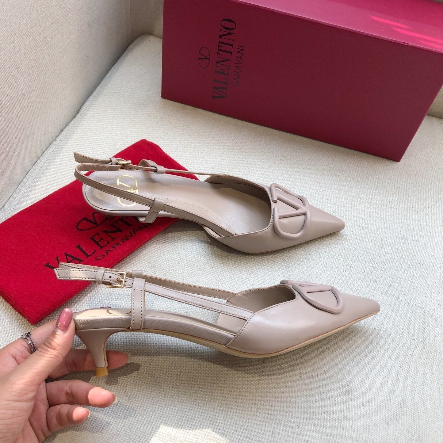 VLOGO SIGNATURE PALE PINK CALFSKIN HIGH SLINGBACK PUMP 4 CM - 34