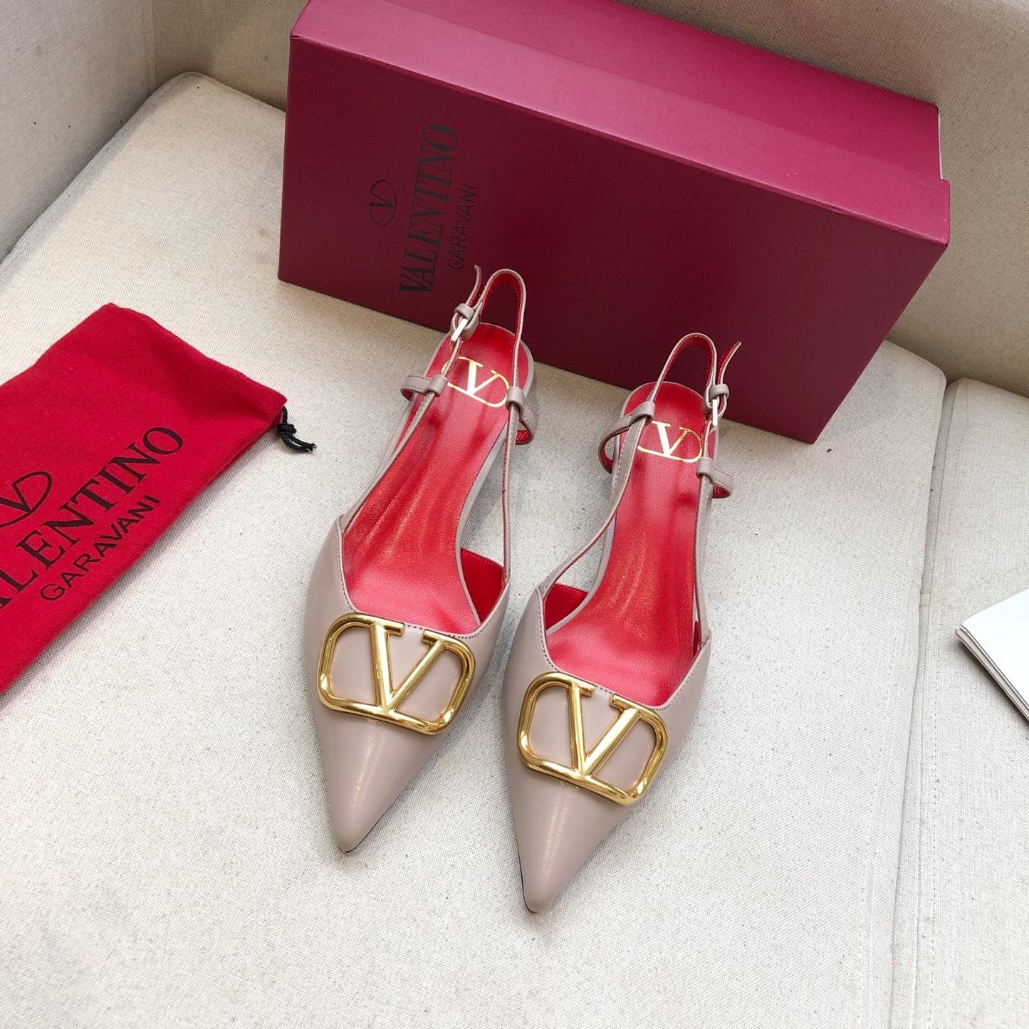 VLOGO SIGNATURE PALE PINK CALFSKIN HIGH SLINGBACK PUMP 4 CM WITH GOLD LOGO - 34