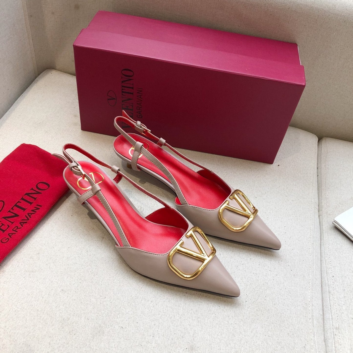VLOGO SIGNATURE PALE PINK CALFSKIN HIGH SLINGBACK PUMP 4 CM WITH GOLD LOGO - 34