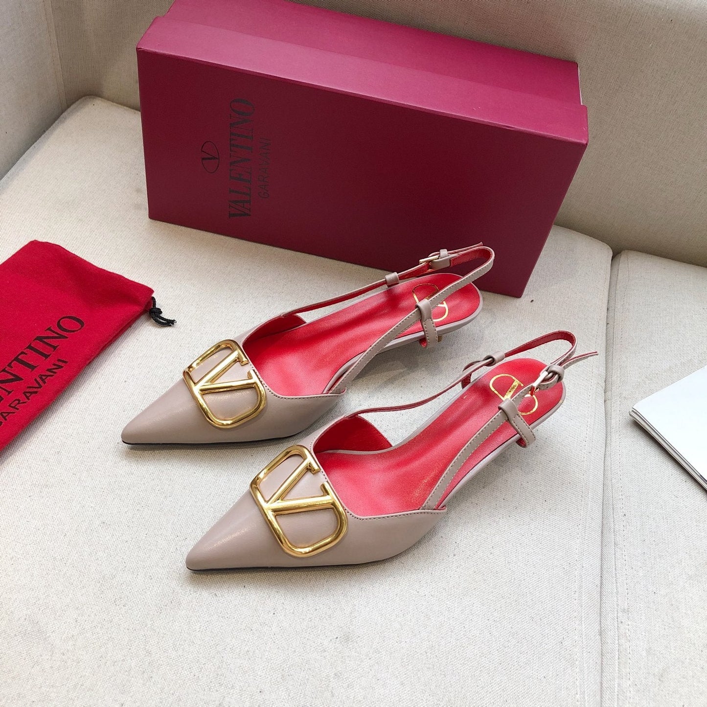 VLOGO SIGNATURE PALE PINK CALFSKIN HIGH SLINGBACK PUMP 4 CM WITH GOLD LOGO - 34