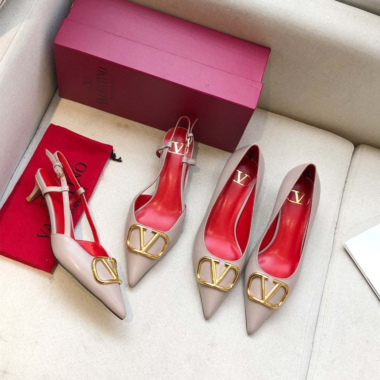 VLOGO SIGNATURE PALE PINK CALFSKIN HIGH SLINGBACK PUMP 4 CM WITH GOLD LOGO - 34