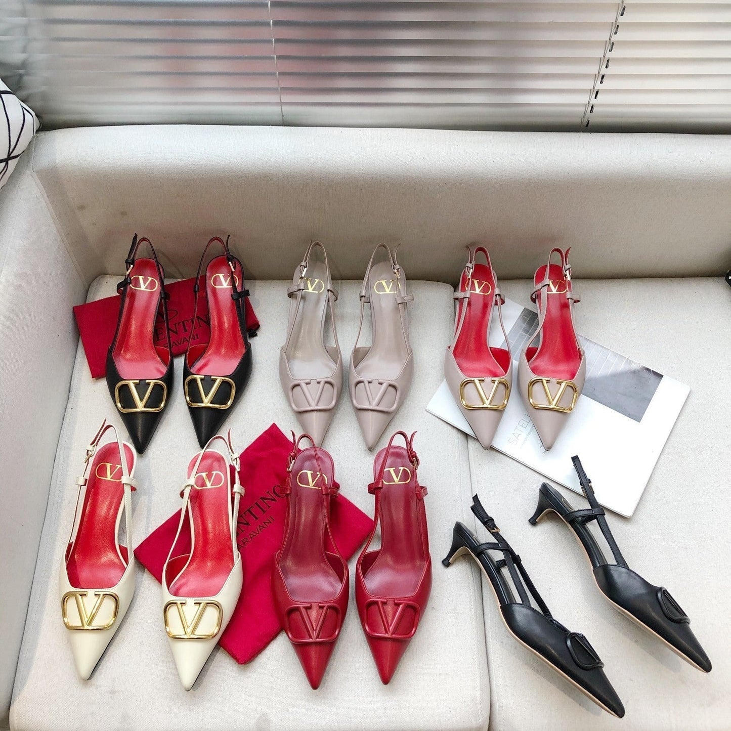 VLOGO SIGNATURE PALE PINK CALFSKIN HIGH SLINGBACK PUMP 4 CM WITH GOLD LOGO - 34