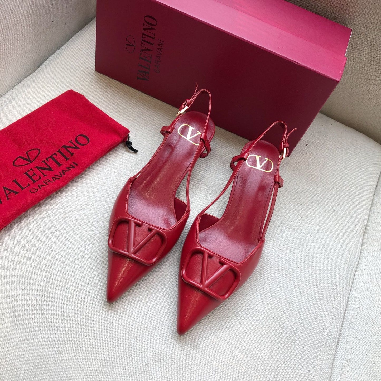 VLOGO SIGNATURE CHERRY RED CALFSKIN HIGH SLINGBACK PUMP 4 CM - 34