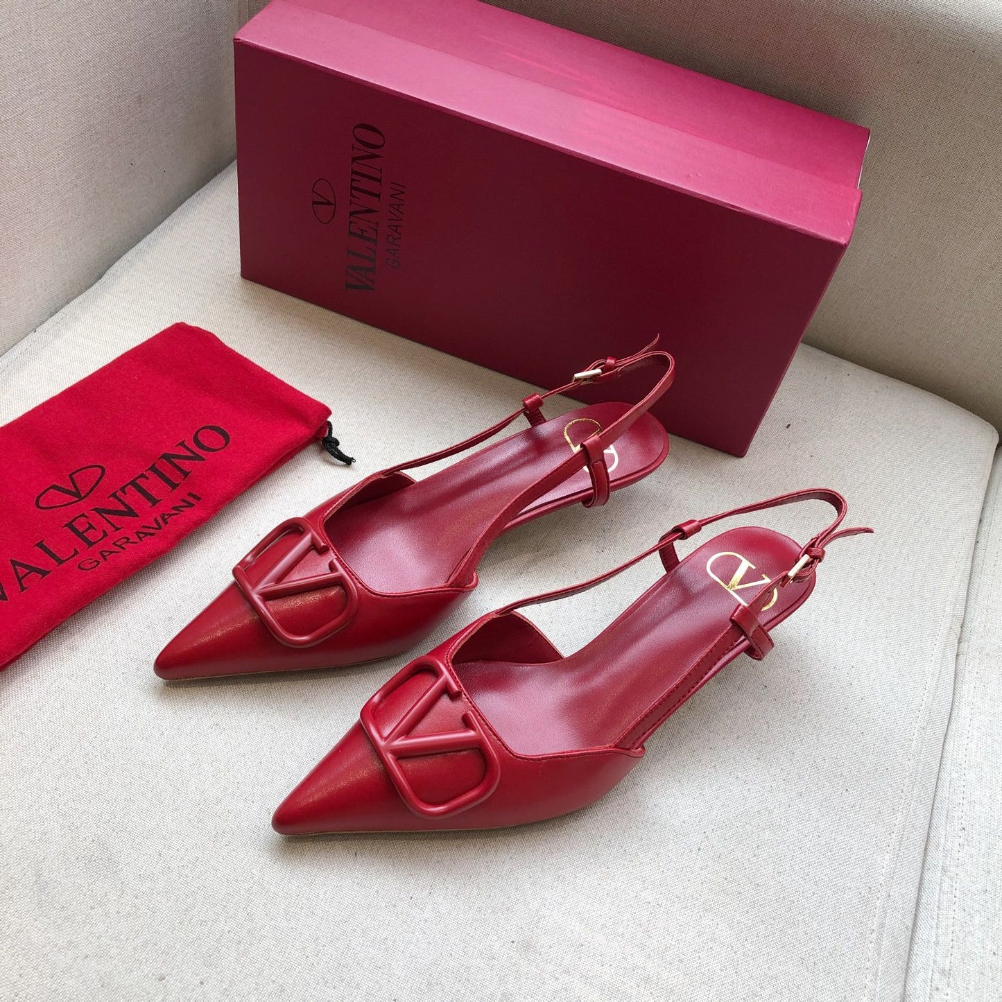 VLOGO SIGNATURE CHERRY RED CALFSKIN HIGH SLINGBACK PUMP 4 CM - 34