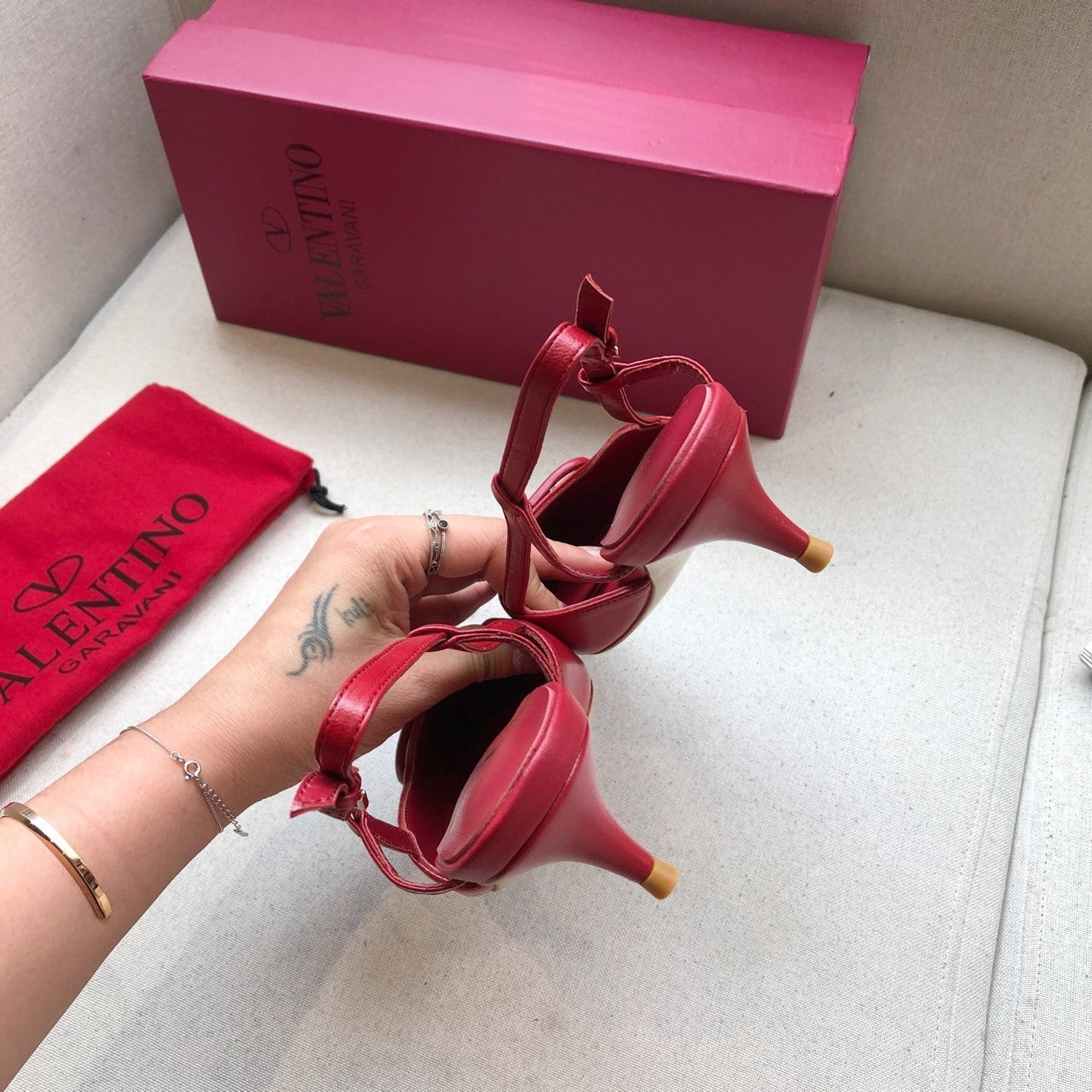 VLOGO SIGNATURE CHERRY RED CALFSKIN HIGH SLINGBACK PUMP 4 CM - 34