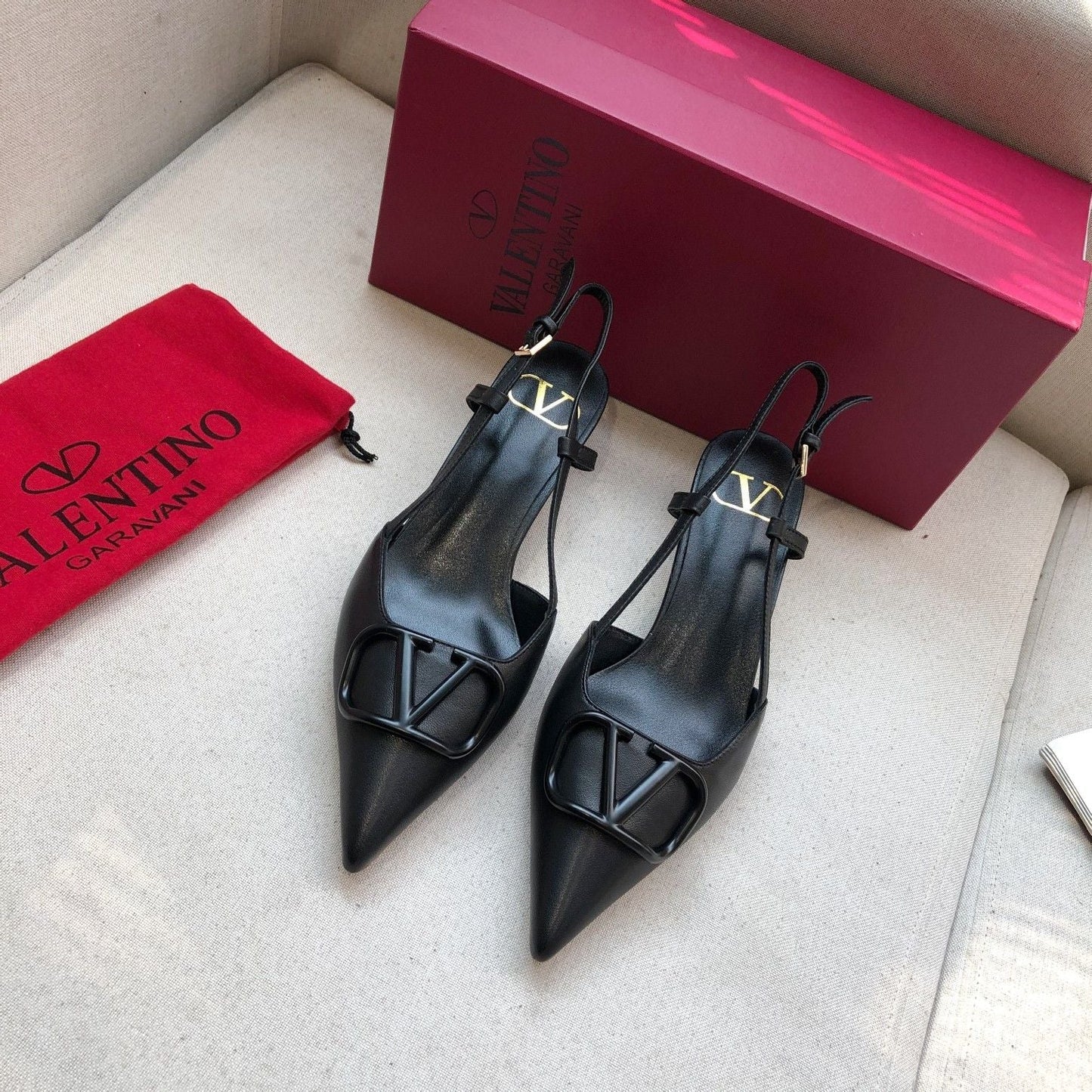 VLOGO SIGNATURE BLACK CALFSKIN HIGH SLINGBACK PUMP 4 CM - 34