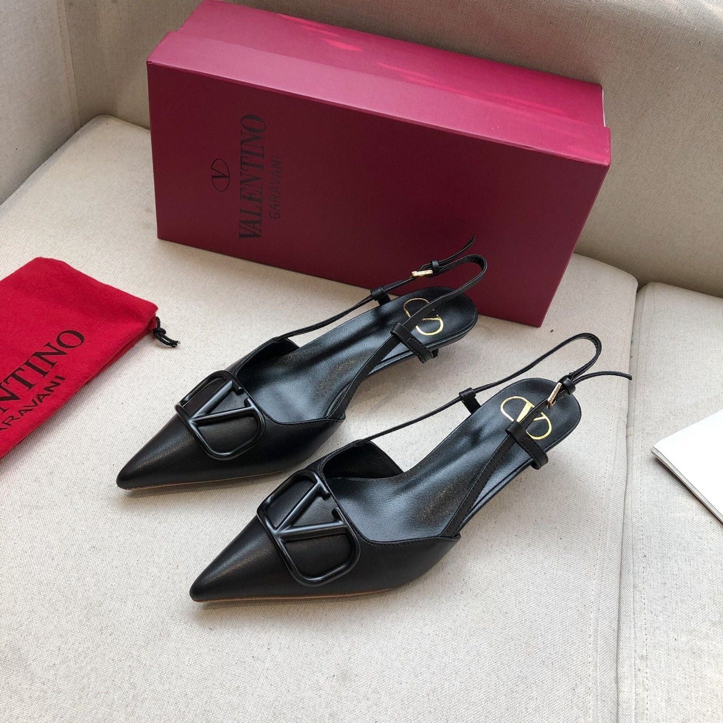 VLOGO SIGNATURE BLACK CALFSKIN HIGH SLINGBACK PUMP 4 CM - 34