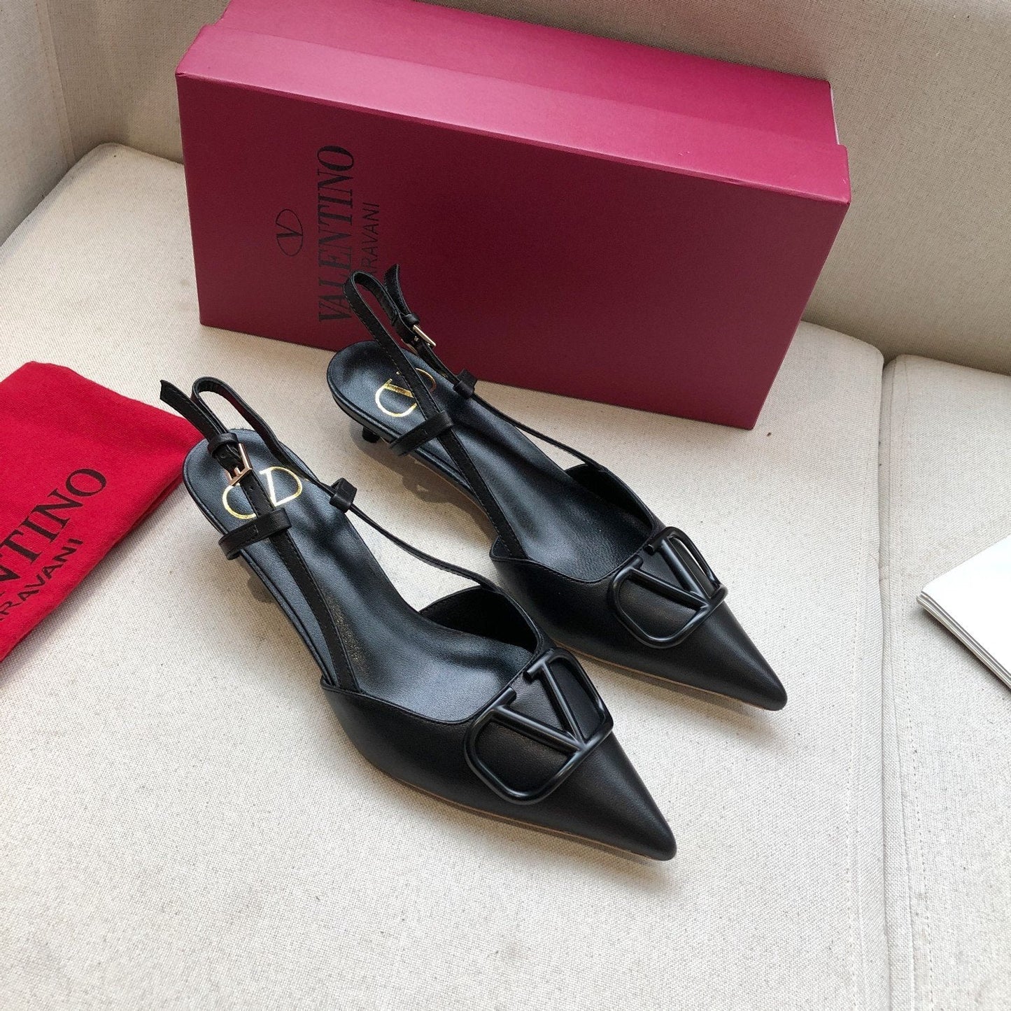 VLOGO SIGNATURE BLACK CALFSKIN HIGH SLINGBACK PUMP 4 CM - 34