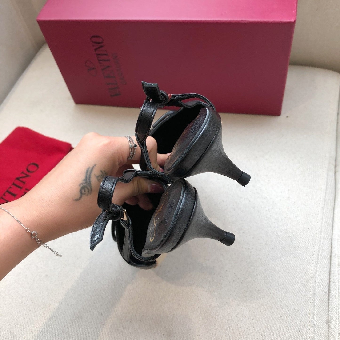 VLOGO SIGNATURE BLACK CALFSKIN HIGH SLINGBACK PUMP 4 CM - 34