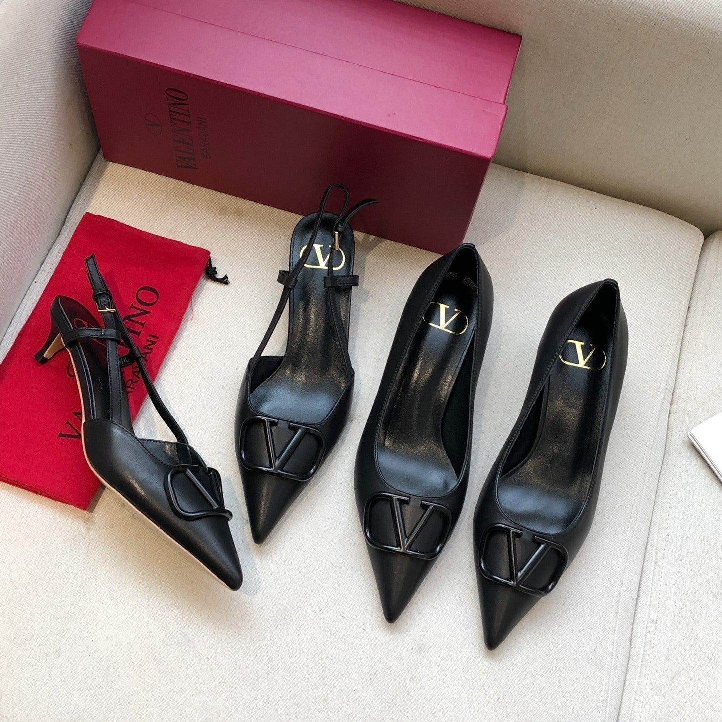 VLOGO SIGNATURE BLACK CALFSKIN HIGH SLINGBACK PUMP 4 CM - 34