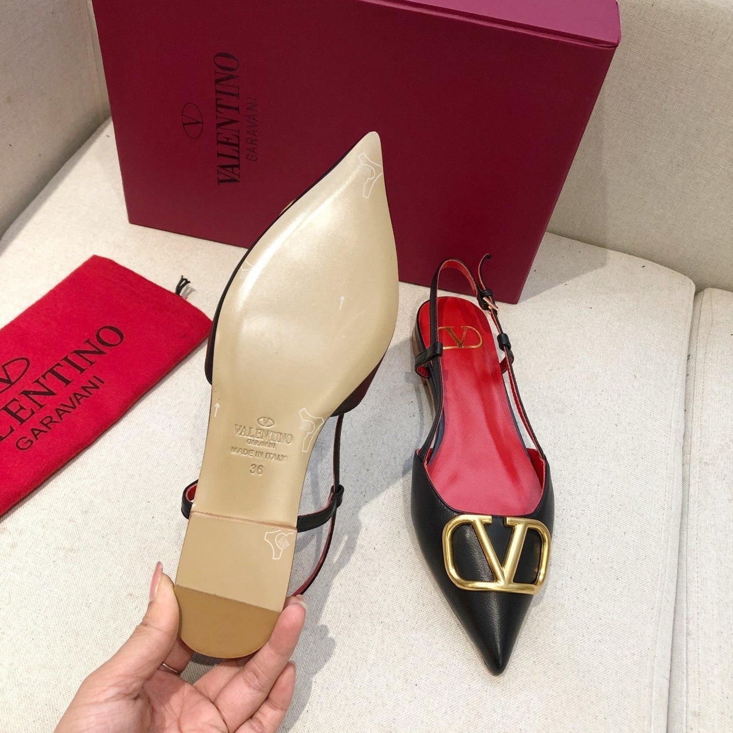 VLOGO SIGNATURE BLACK CALFSKIN FLAT SLINGBACK PUMP WITH GOLD LOGO - 34