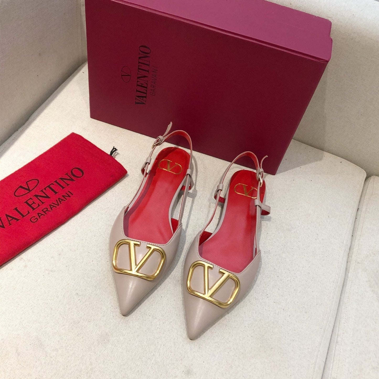 VLOGO SIGNATURE CREPE PINK CALFSKIN FLAT SLINGBACK PUMP - 34