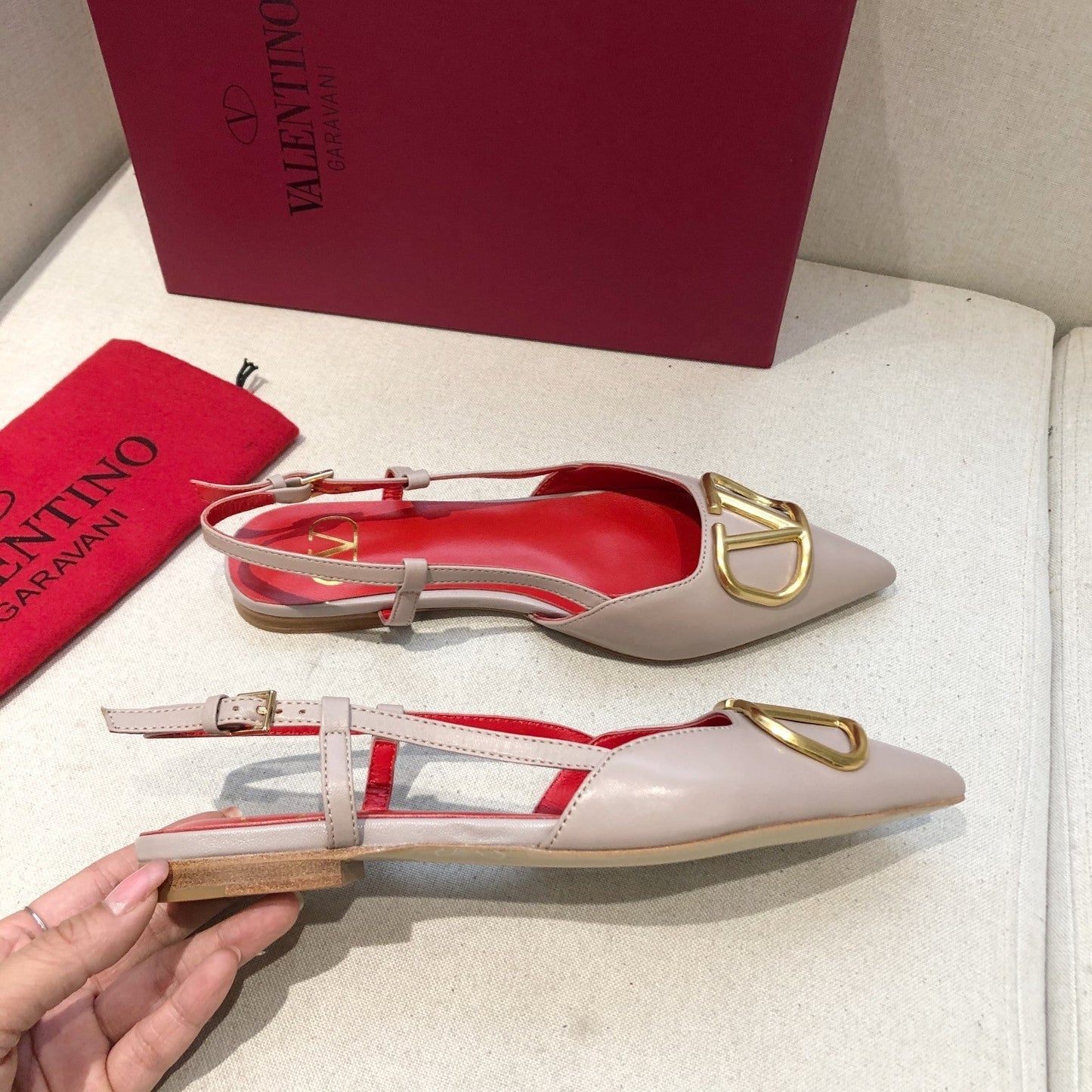 VLOGO SIGNATURE CREPE PINK CALFSKIN FLAT SLINGBACK PUMP - 34
