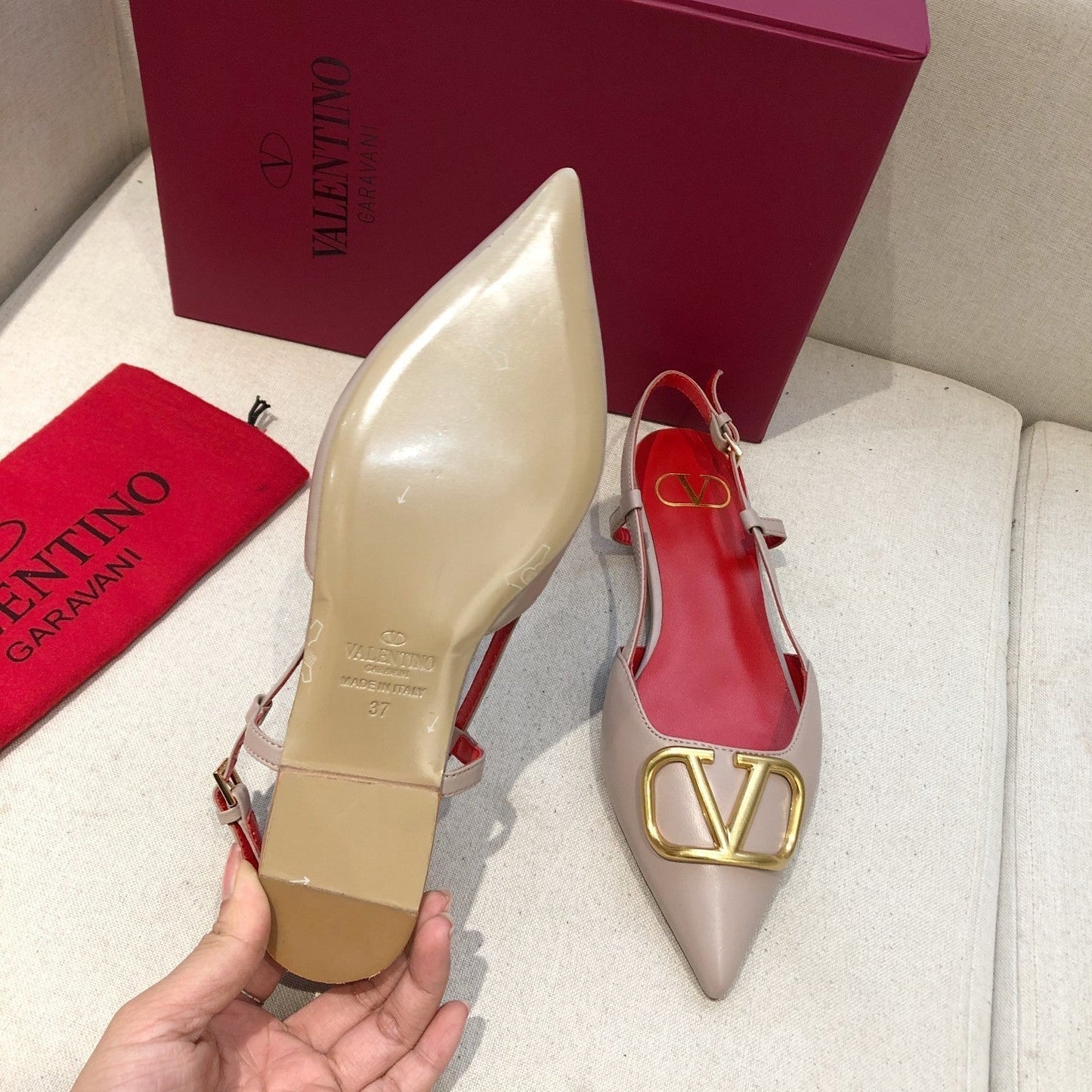 VLOGO SIGNATURE CREPE PINK CALFSKIN FLAT SLINGBACK PUMP - 34