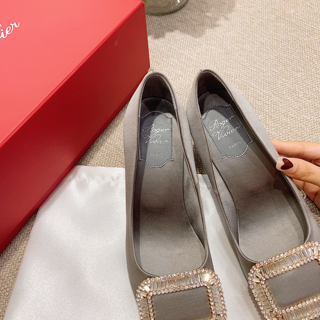 TROMPETTE PUMPS IN TAUPE SILK CRYSTAL BUCKLE - 34