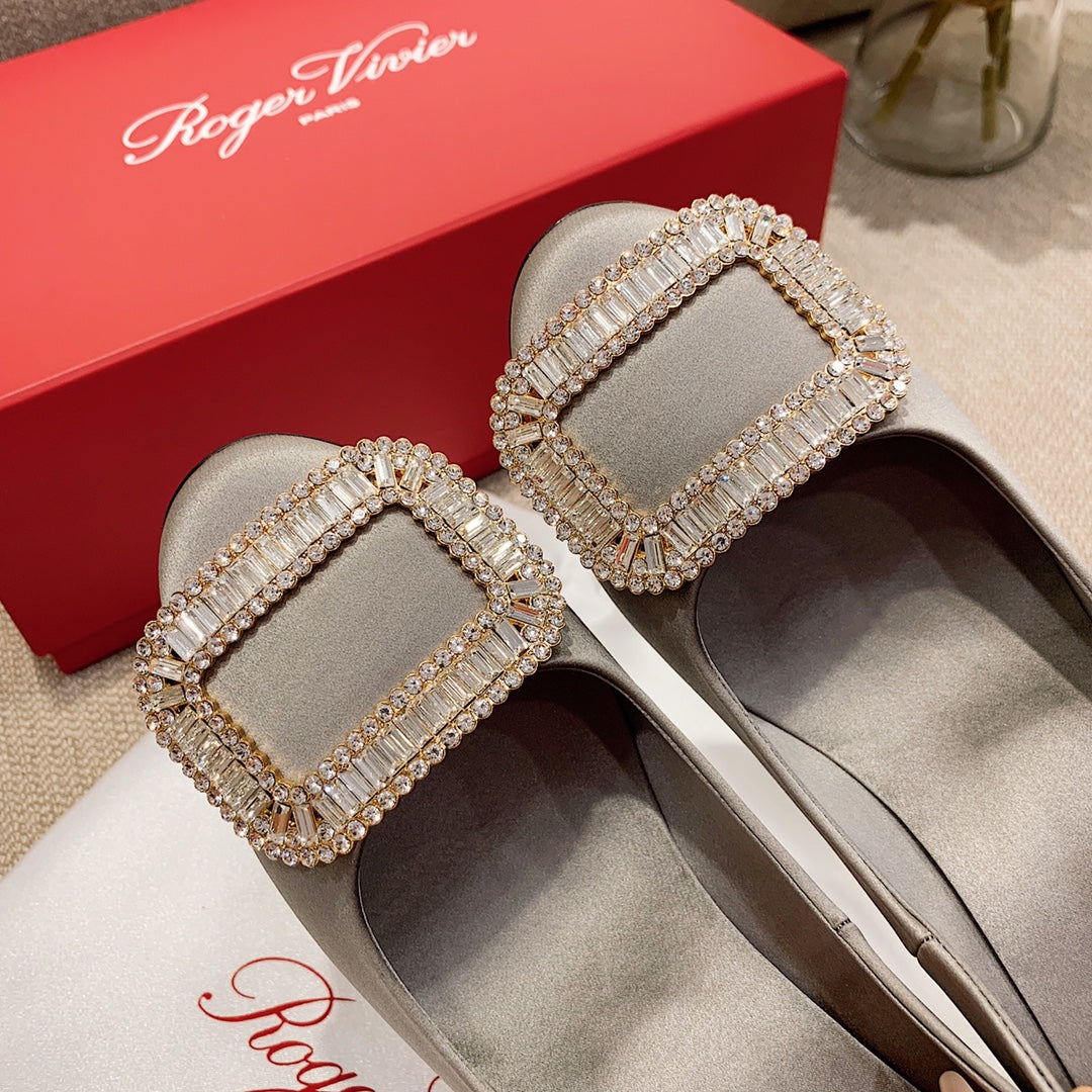 TROMPETTE PUMPS IN TAUPE SILK CRYSTAL BUCKLE - 34