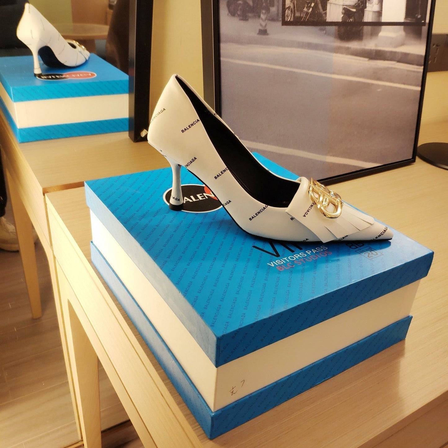 POINTED TOE PUMPS WHITE WITH LOGO PRINT SMOOTH CALFSKIN - 34