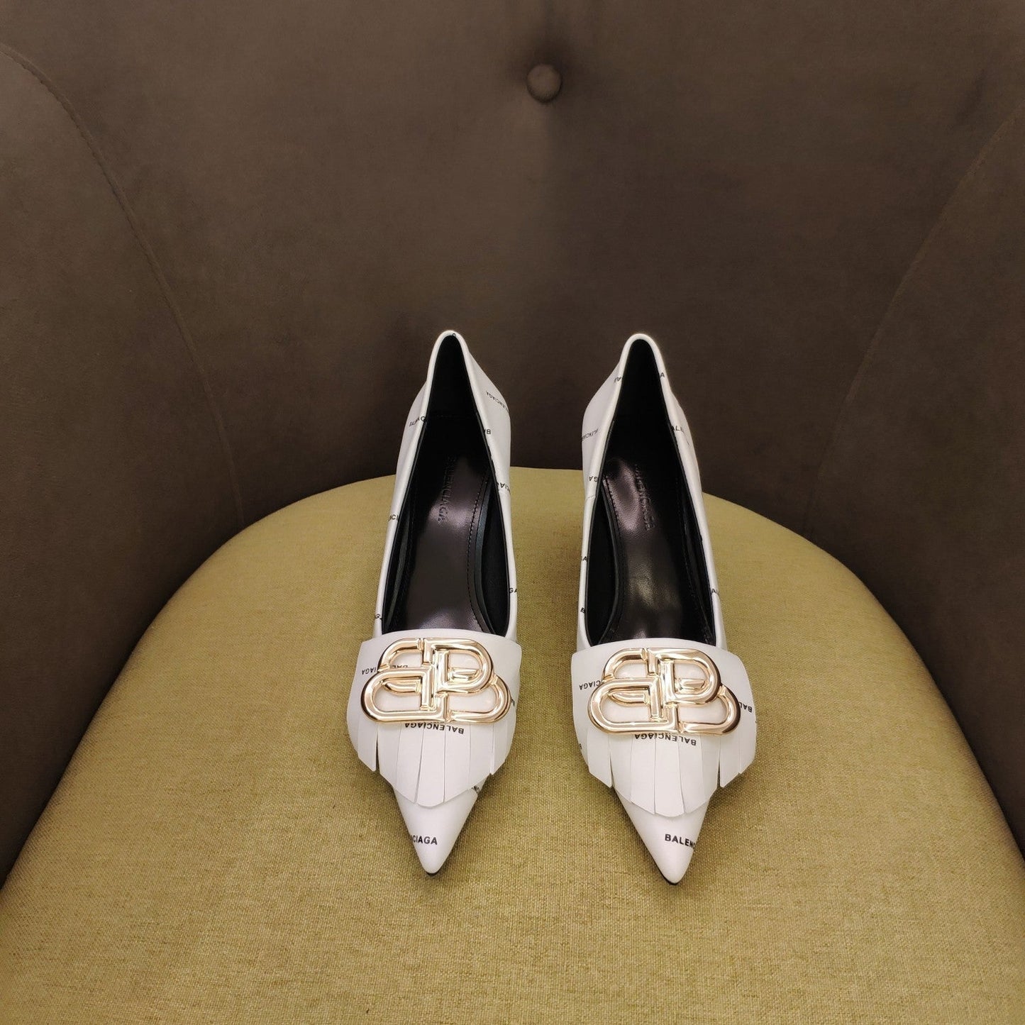 POINTED TOE PUMPS WHITE WITH LOGO PRINT SMOOTH CALFSKIN - 34