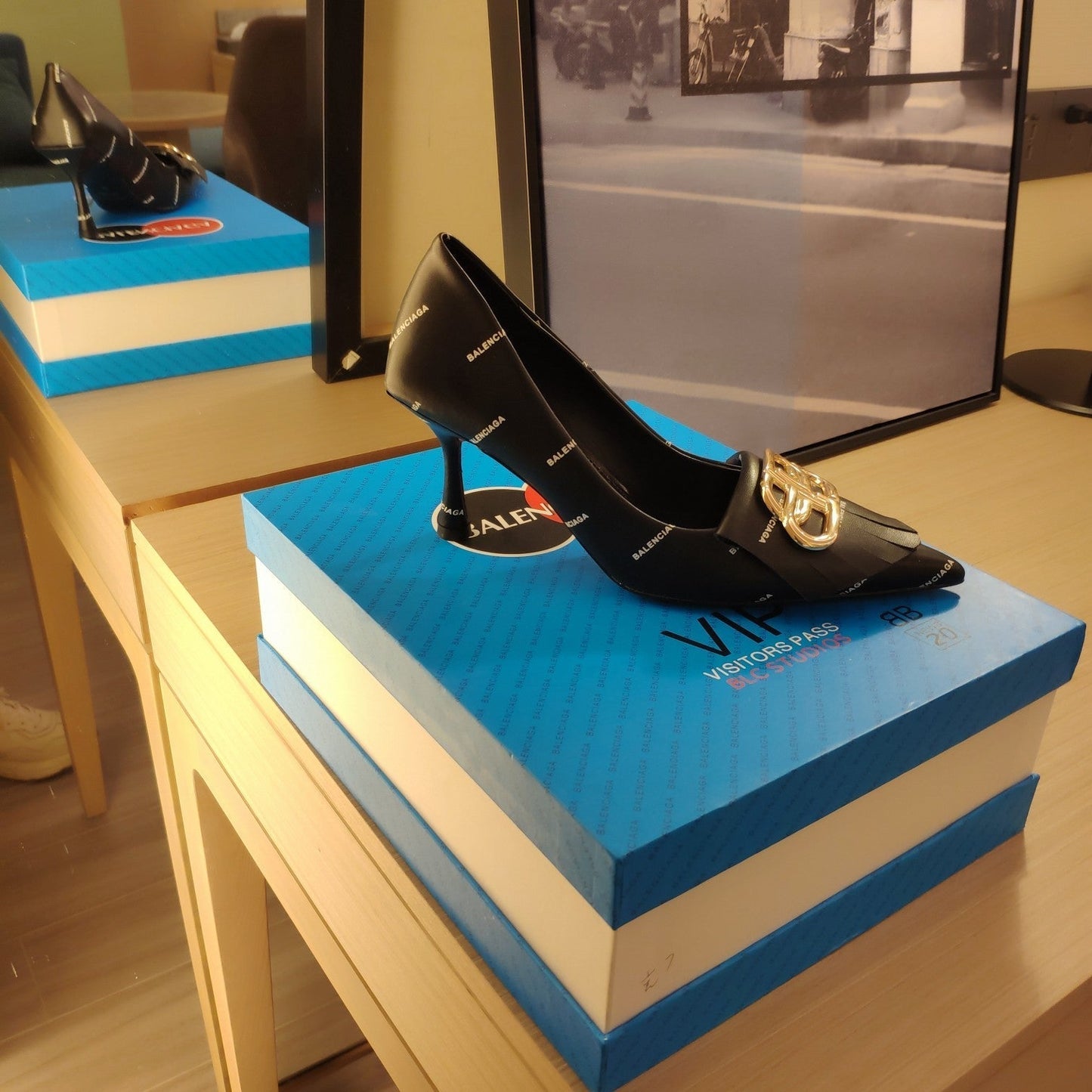 POINTED TOE PUMPS BLACK WITH LOGO PRINT SMOOTH CALFSKIN - 34