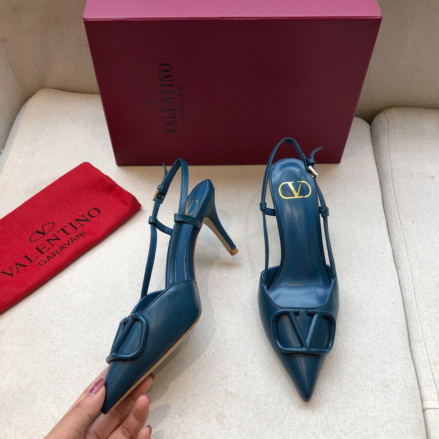 VLOGO SIGNATURE NAVY BLUE CALFSKIN HIGH SLINGBACK PUMP 7 CM - 34