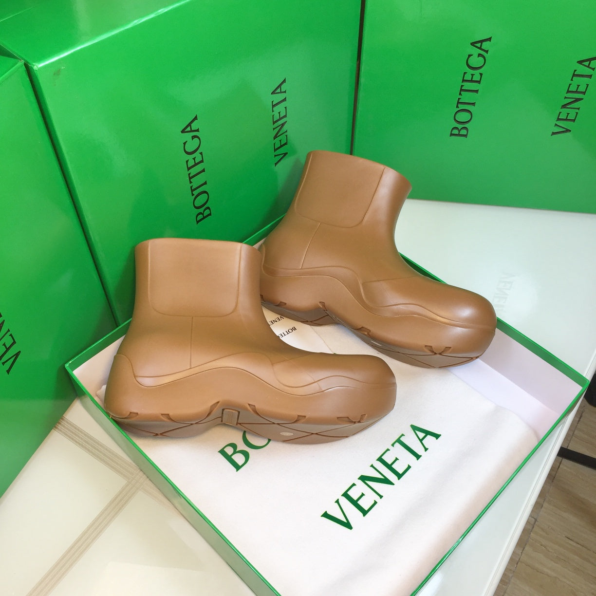 PUDDLE ANKLE BOOT IN CAMEL BEIGE RUBBER - 35