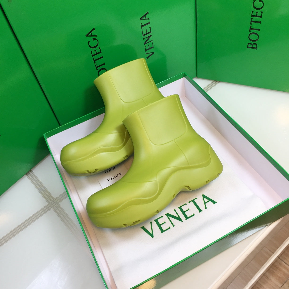 PUDDLE ANKLE BOOT IN OLIVE GREEN RUBBER - 35
