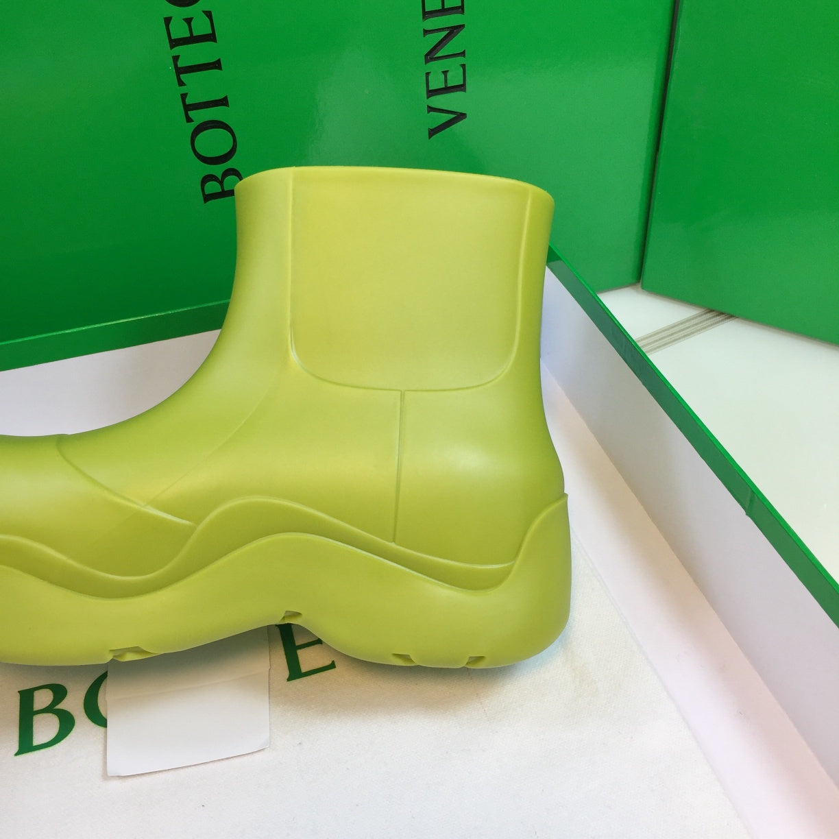 PUDDLE ANKLE BOOT IN OLIVE GREEN RUBBER - 35