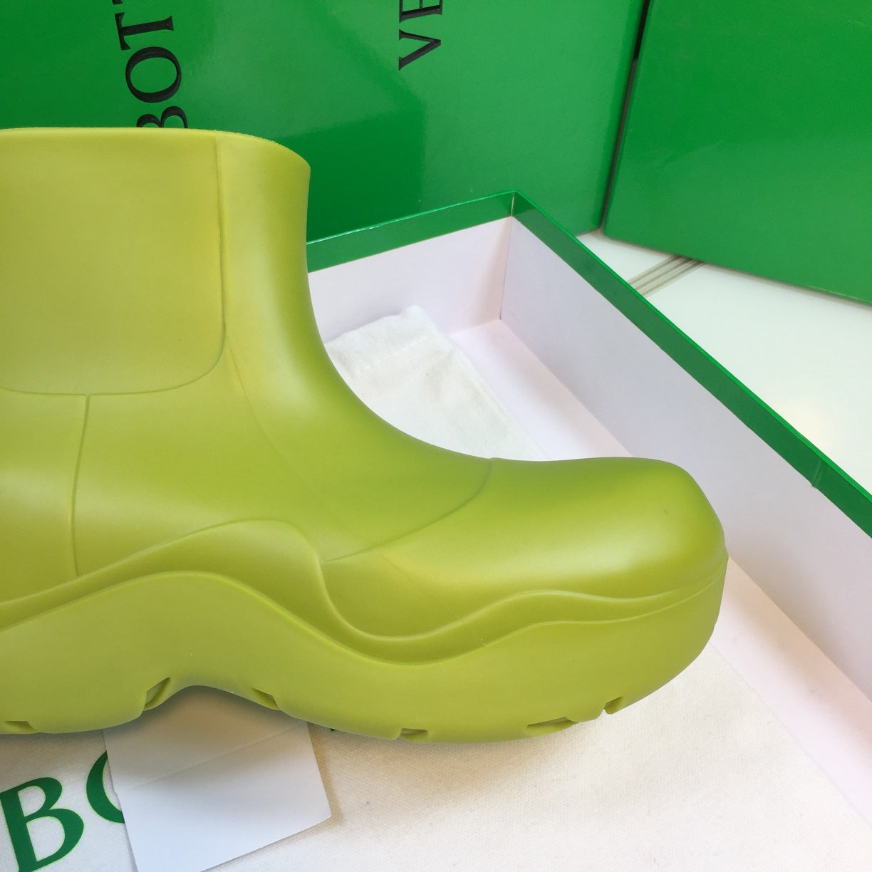 PUDDLE ANKLE BOOT IN OLIVE GREEN RUBBER - 35