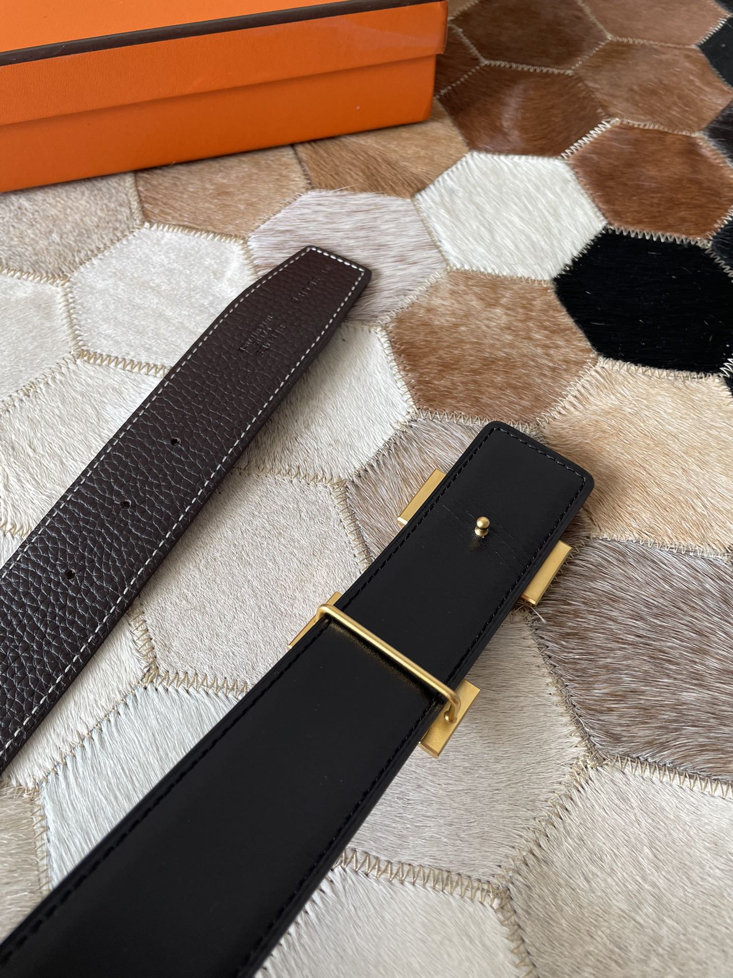 HM CONSTANCE BELT BUCKLE & REVERSIBLE CHOCOLATE BROWN LEATHER STRAP 38MM GOLD HARDWARE - 30
