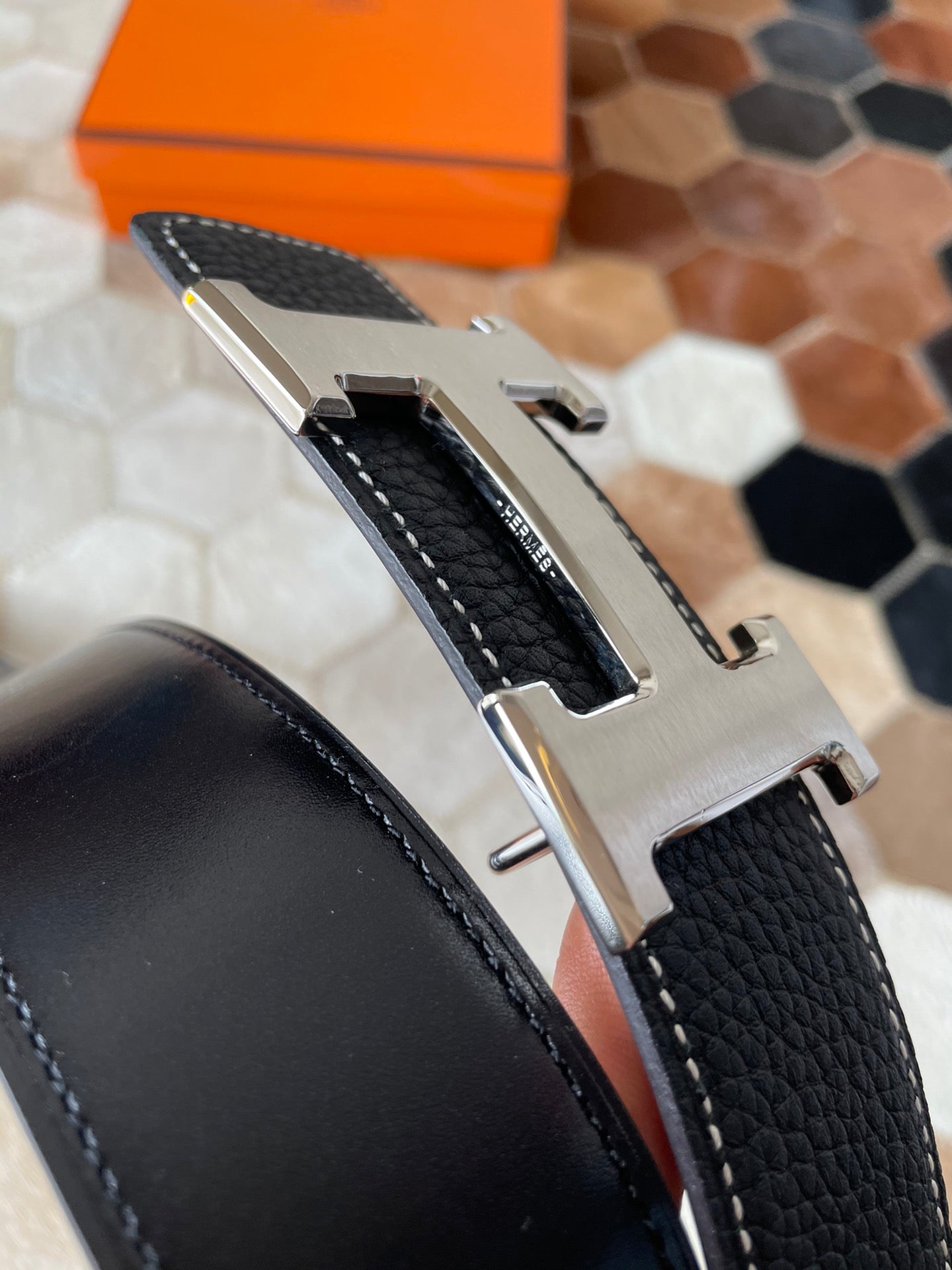 HM CONSTANCE BELT BUCKLE & REVERSIBLE BLACK LEATHER STRAP 38MM SILVER HARDWARE - 30