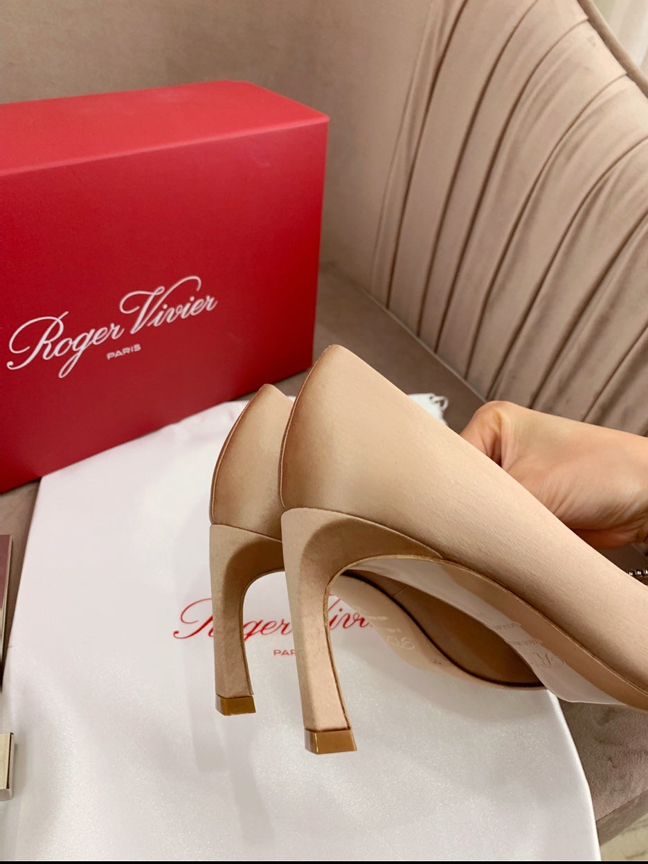 TROMPETTE PUMPS IN BEIGE SILK CRYSTAL BUCKLE - 34