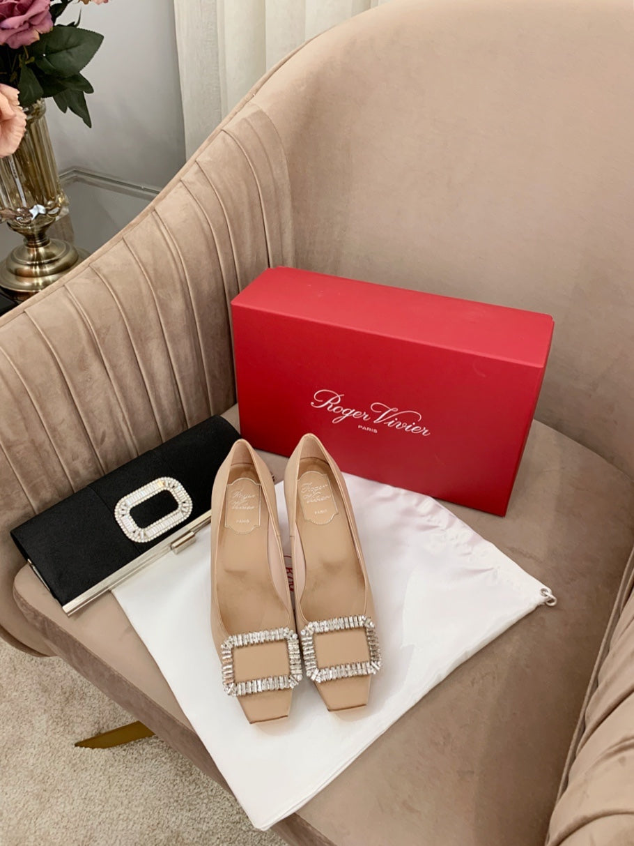 TROMPETTE PUMPS IN BEIGE SILK CRYSTAL BUCKLE - 34