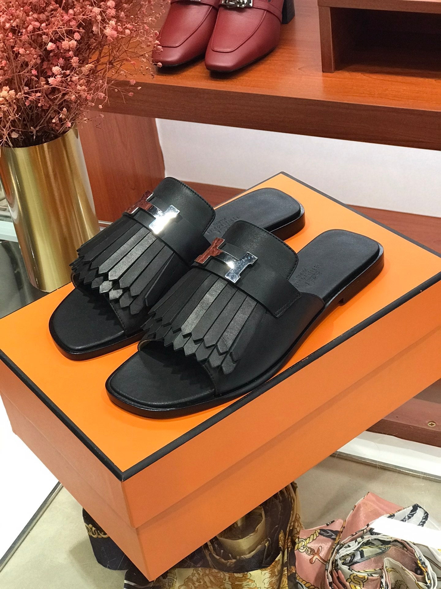 ROYAL SANDAL BLACK LAMBSKIN - 35
