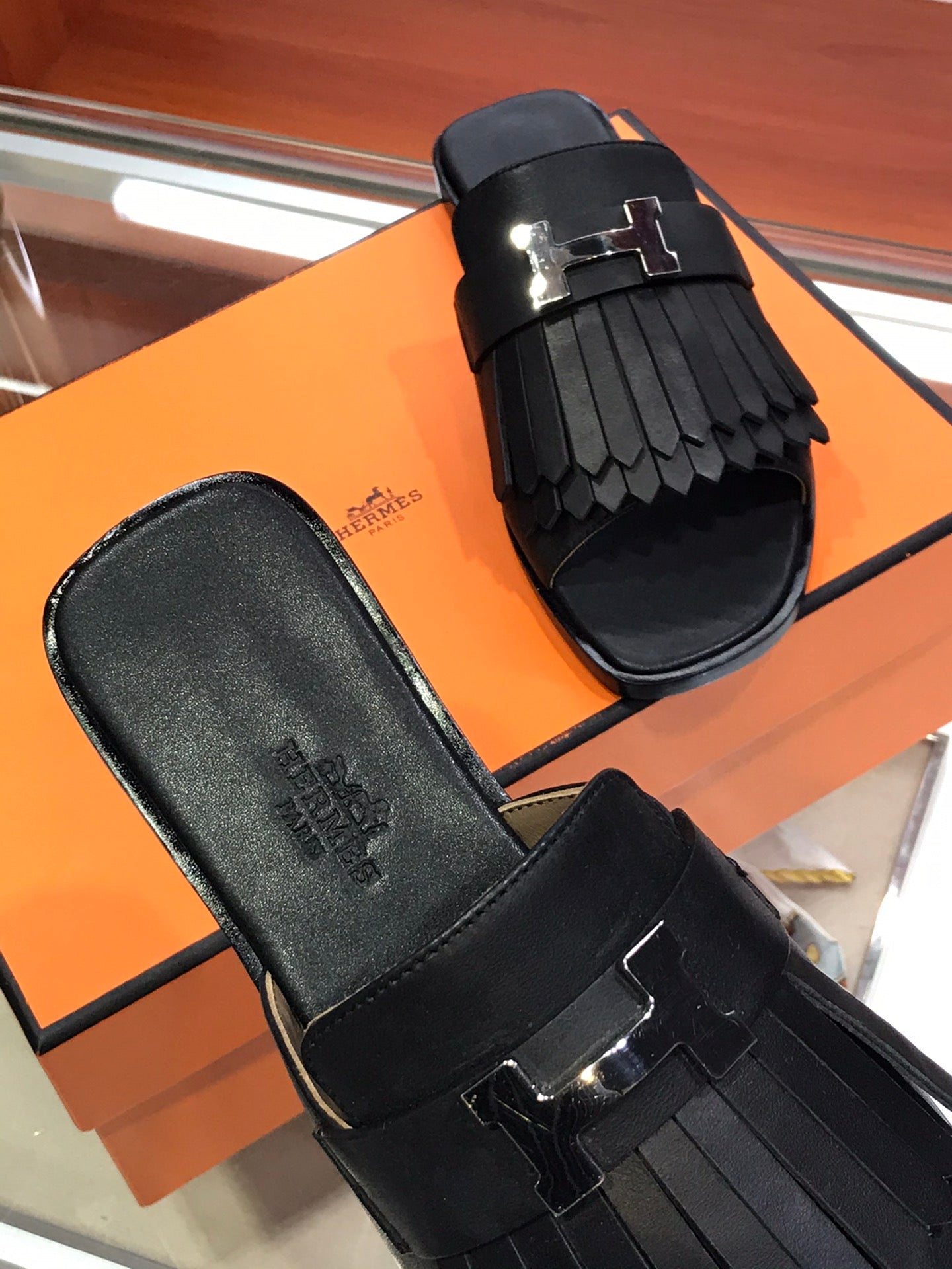 ROYAL SANDAL BLACK LAMBSKIN - 35
