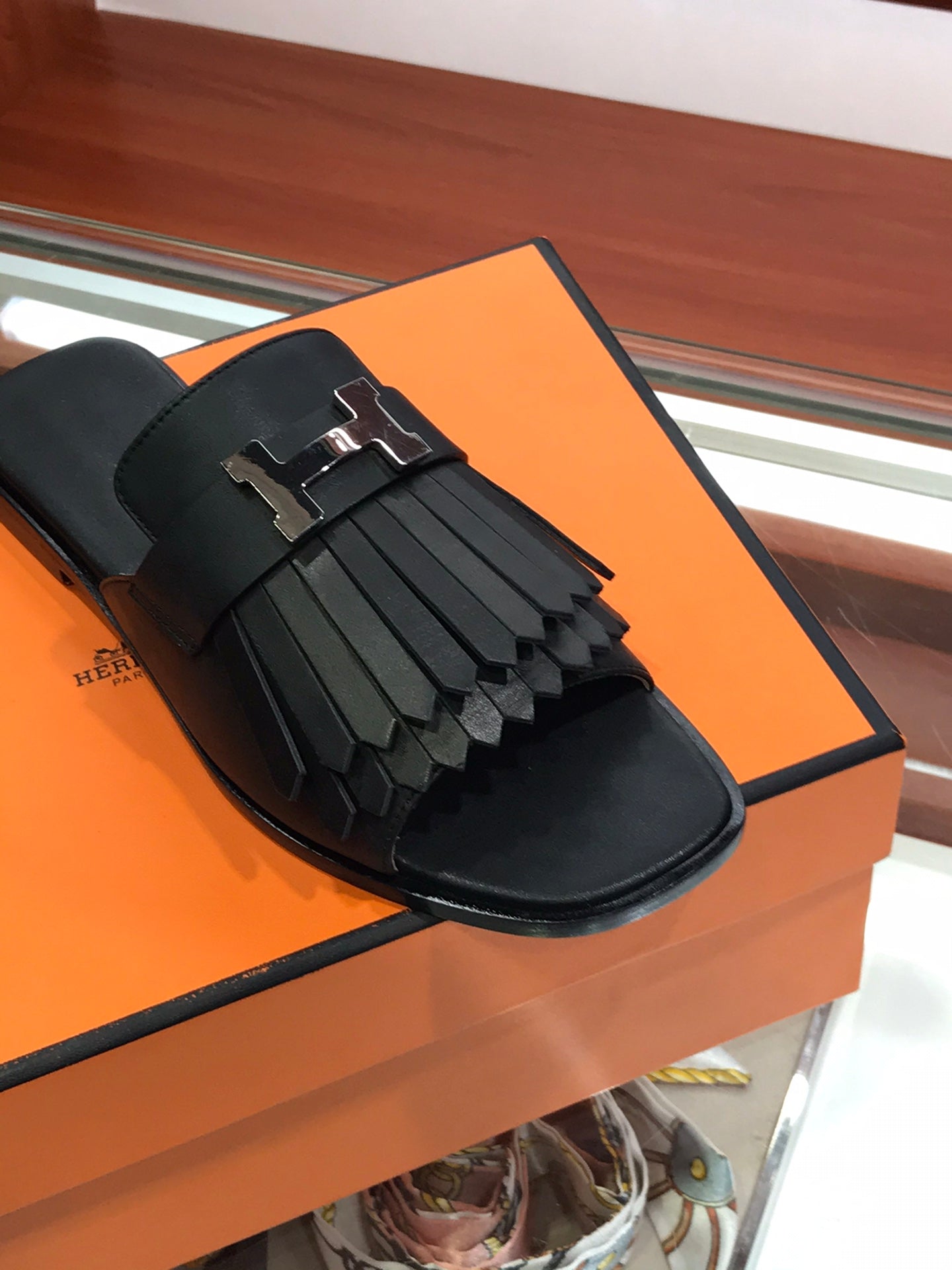 ROYAL SANDAL BLACK LAMBSKIN - 35