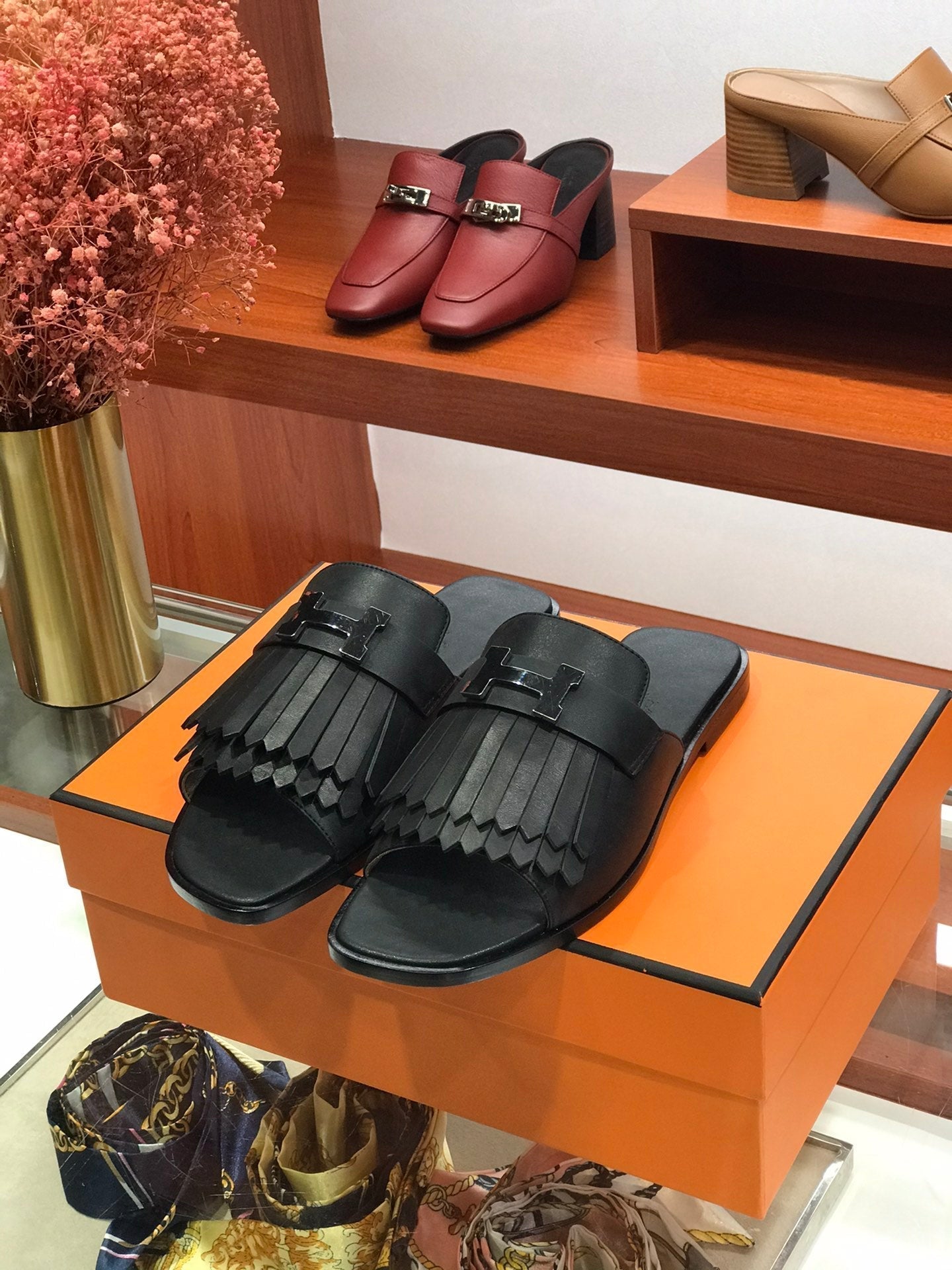 ROYAL SANDAL BLACK LAMBSKIN - 35