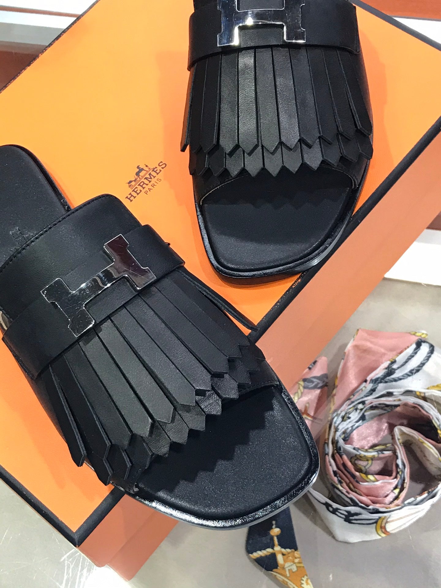 ROYAL SANDAL BLACK LAMBSKIN - 35