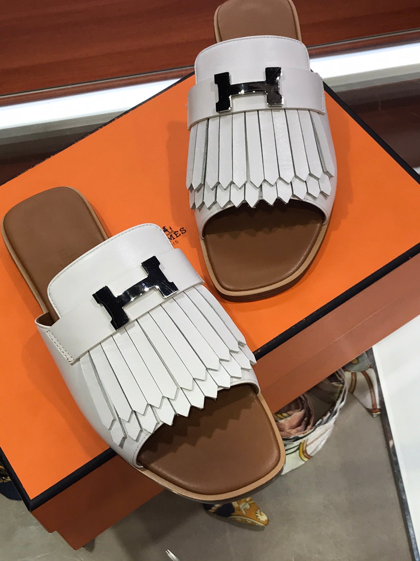ROYAL SANDAL CARAMEL MIX WHITE LAMBSKIN - 35