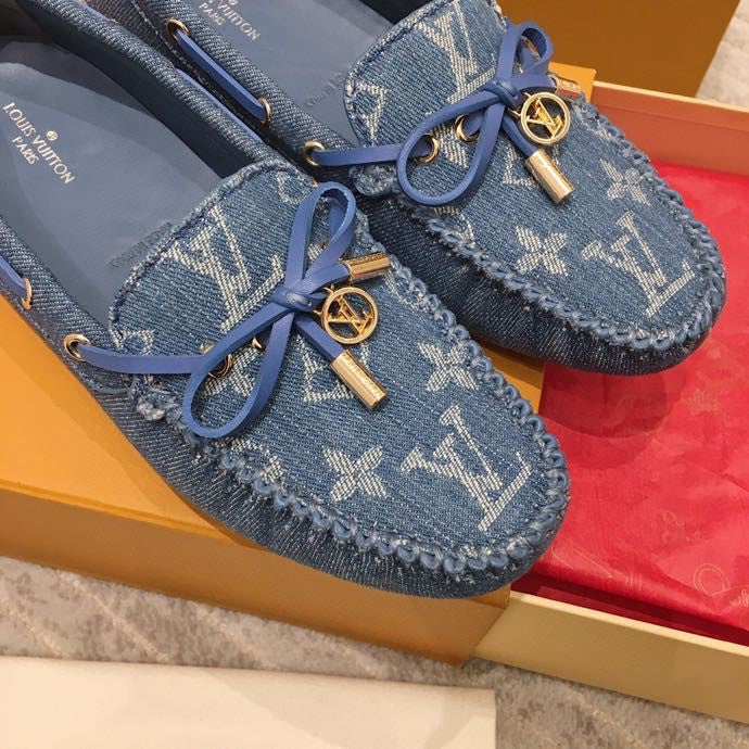 LV WOMEN'S DRIVER MOCCASIN IN BLUE MONOGRAM DENIM - 35