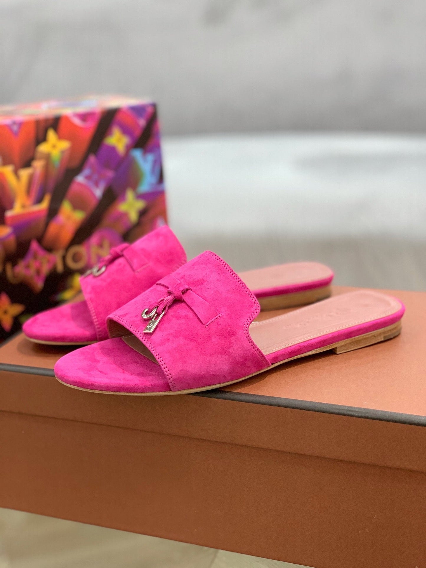 LP SUMMER CHARMS SANDALS BRIGHT PINK SUEDE - 35