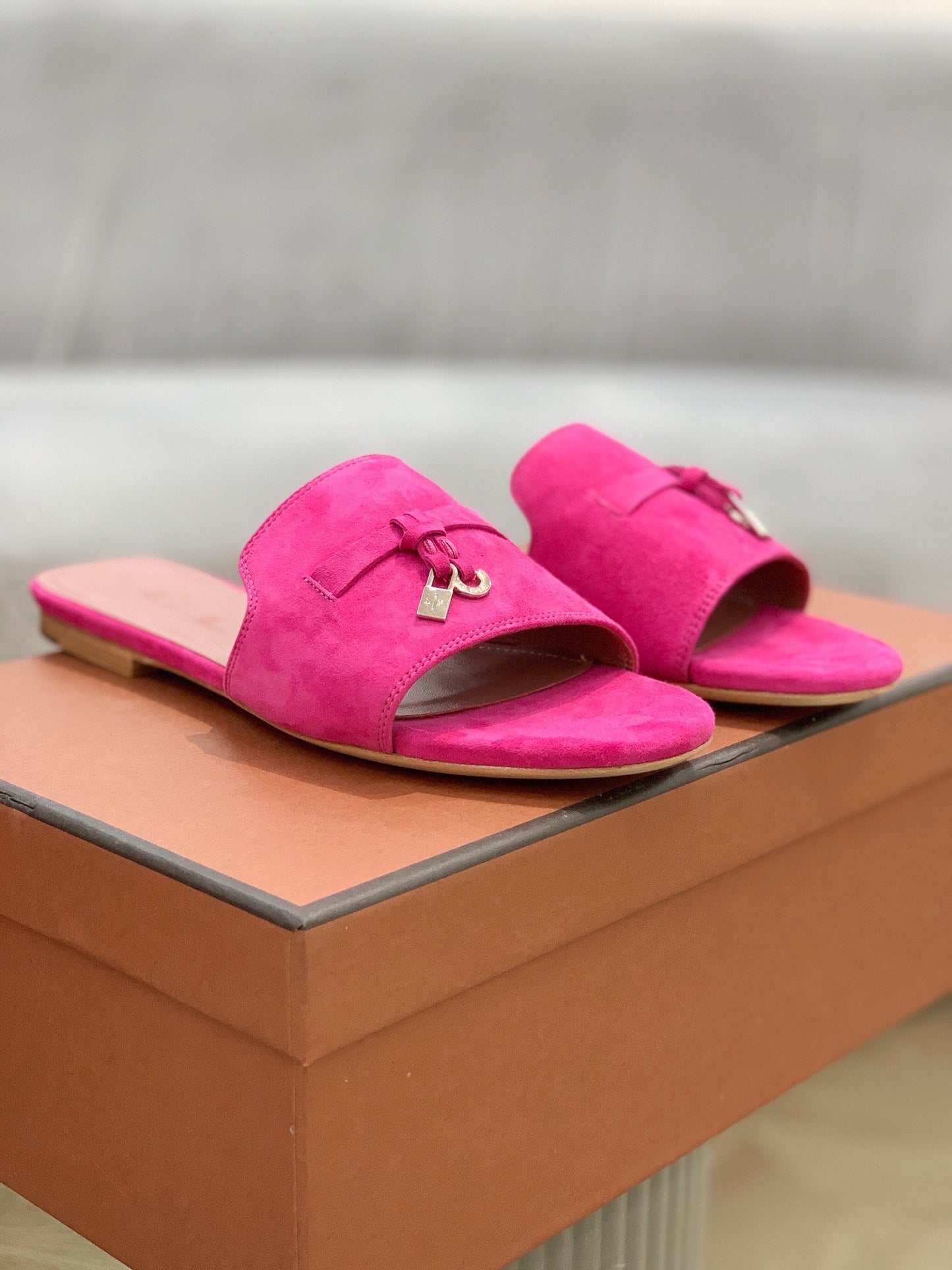 LP SUMMER CHARMS SANDALS BRIGHT PINK SUEDE - 35