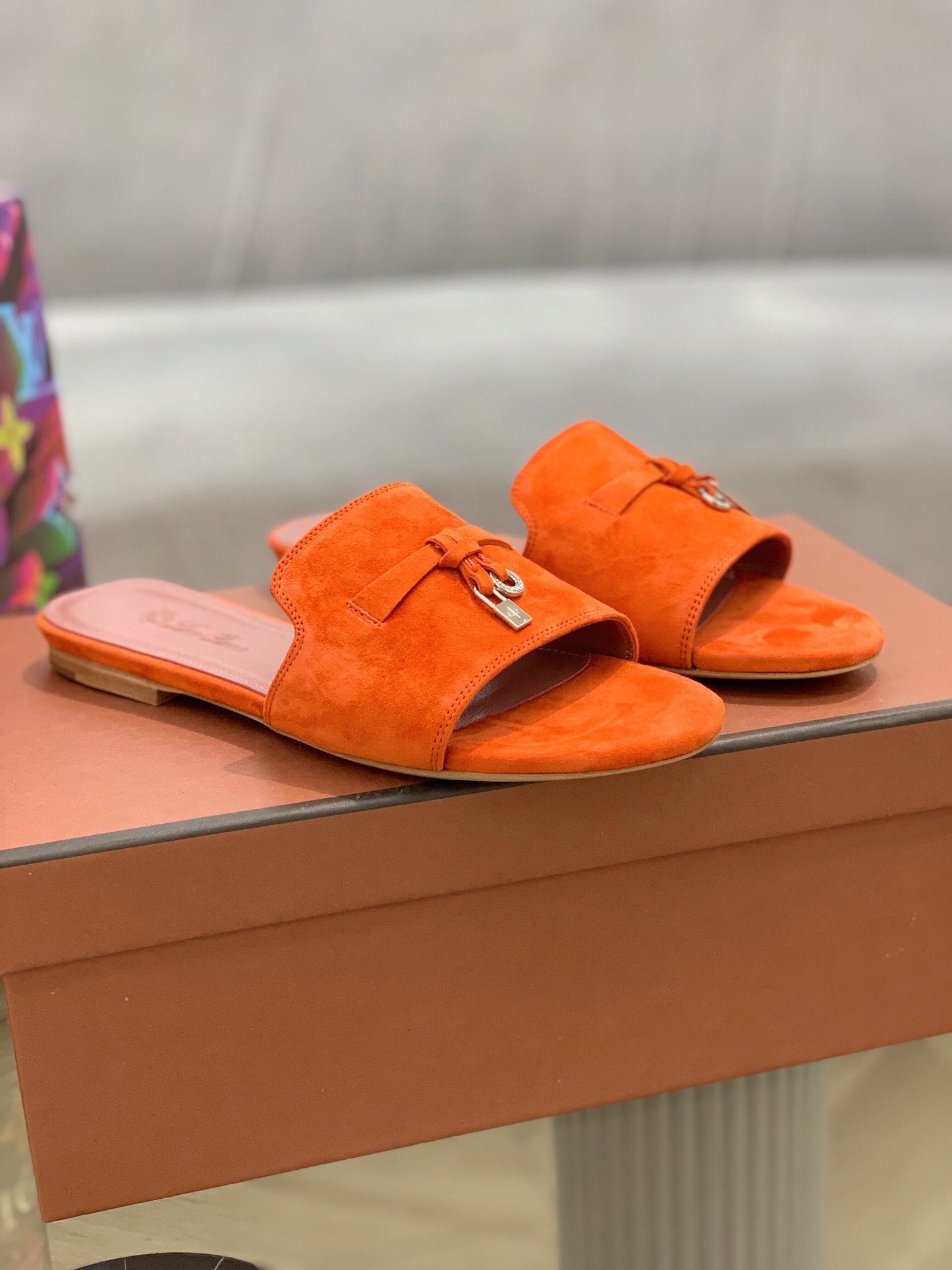 LP SUMMER CHARMS SANDALS TIGER SUEDE - 35