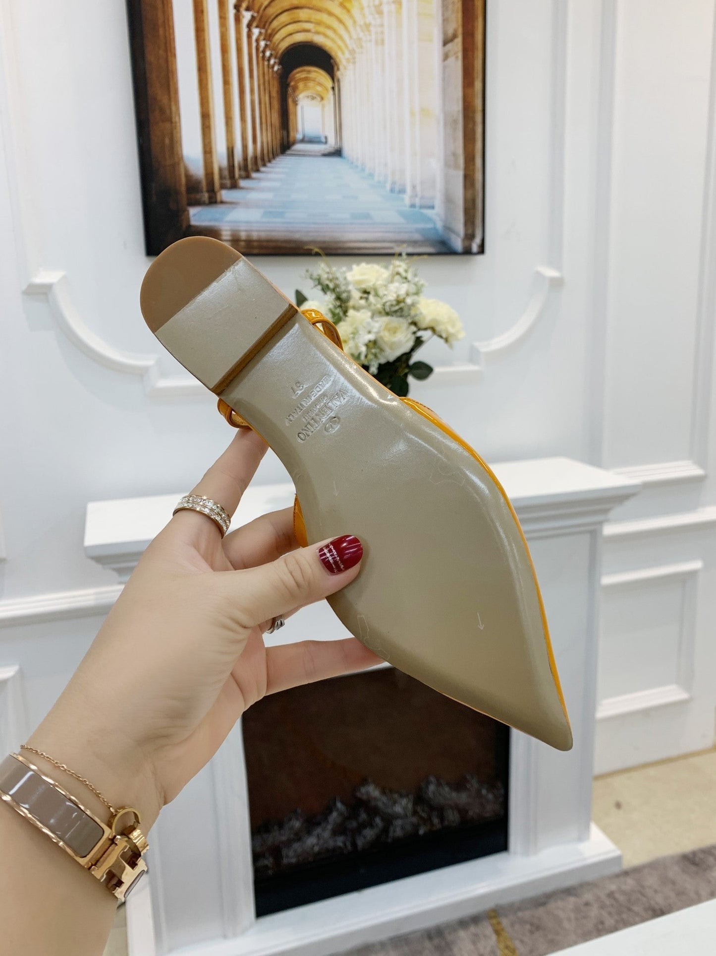 VLOGO SIGNATURE MUSTARD YELLOW PATENT LEATHER SLINGBACK PUMP - 34 / 1 cm