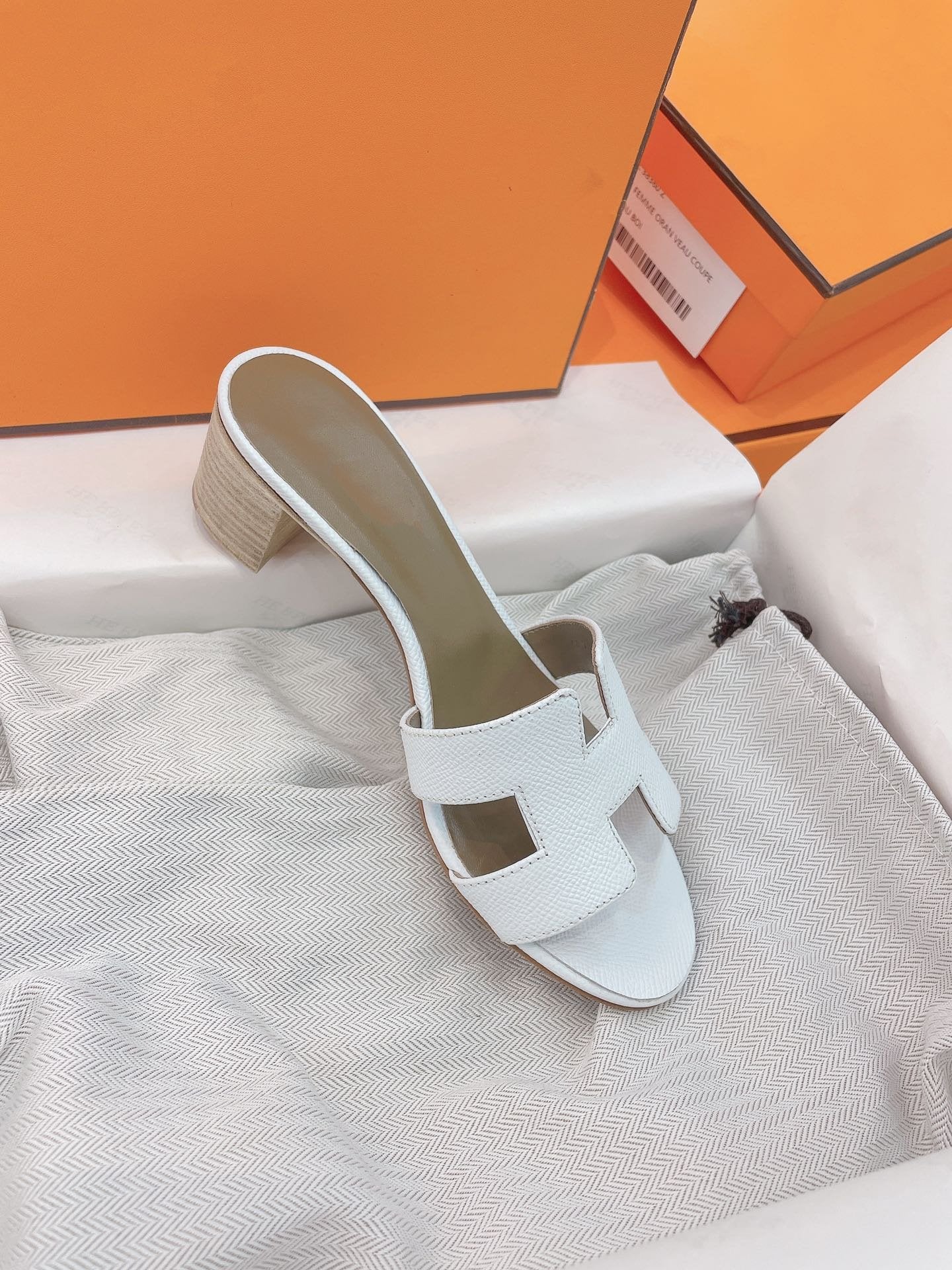 0asis Sandal Epsom Calfskin White - 35