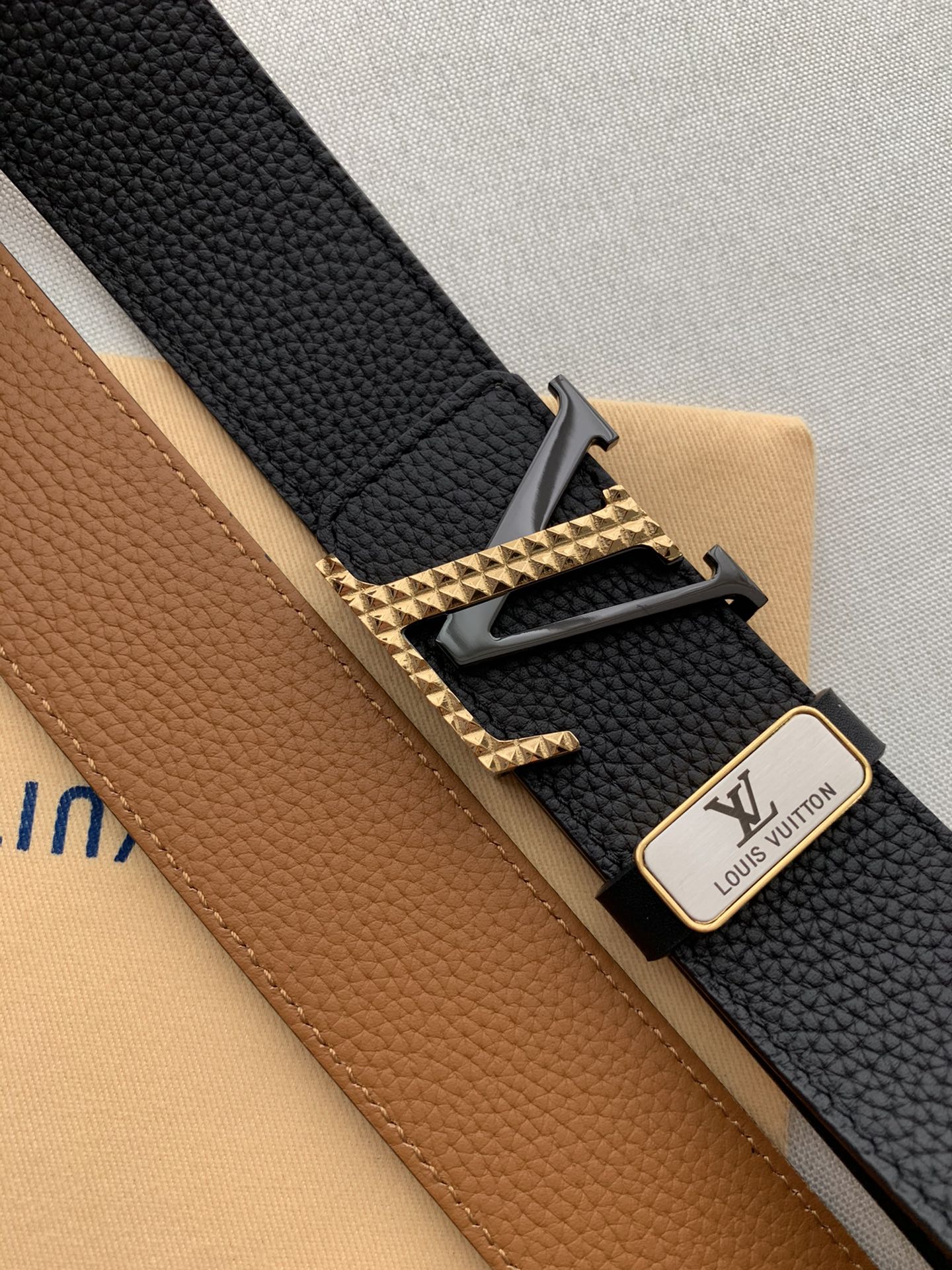 LV 25S BELT 38 MM IN BLACK CALFSKIN 593212 - 26-28