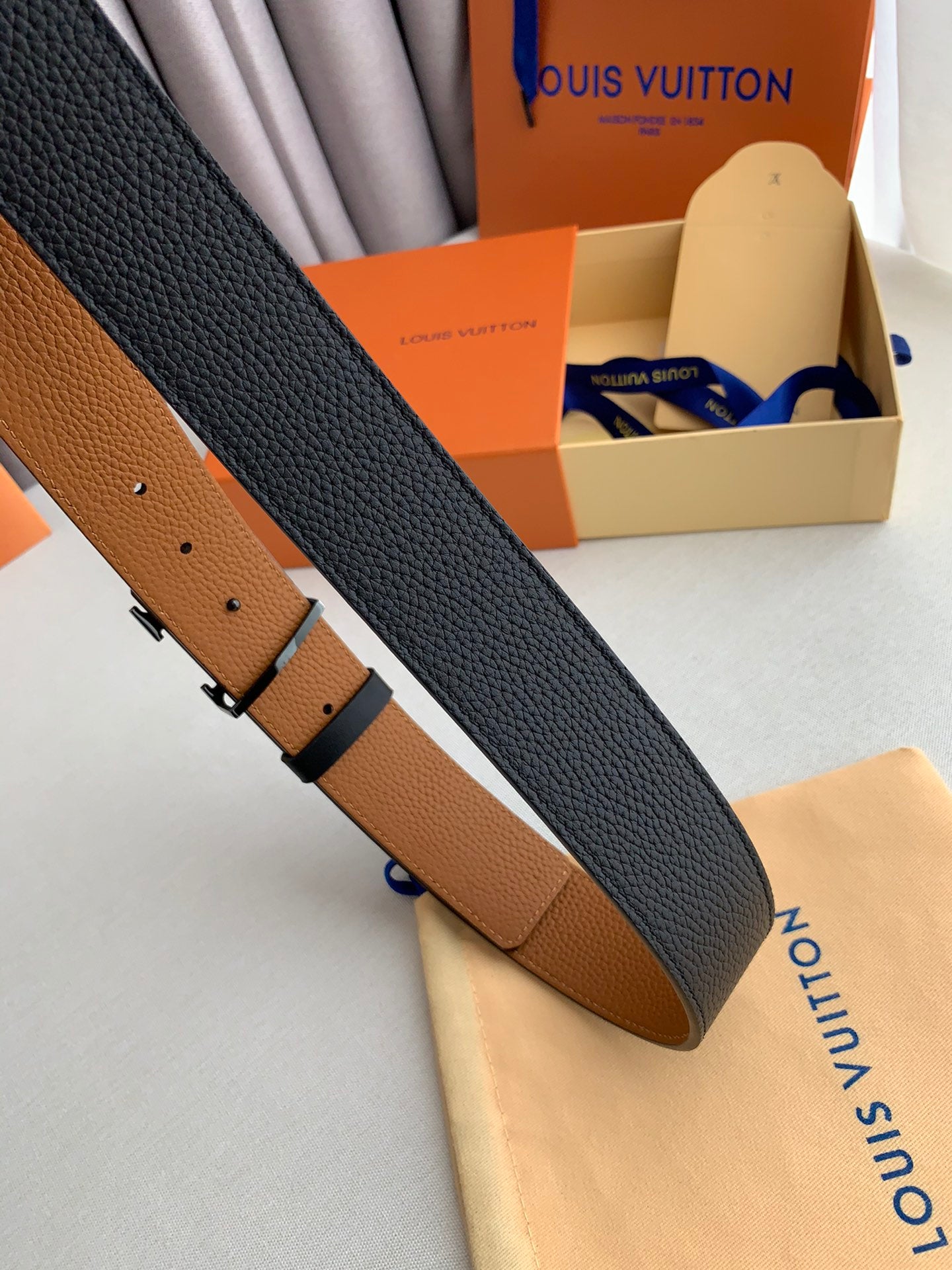 LV 25S BELT 38 MM IN BLACK CALFSKIN 593212 - 26-28