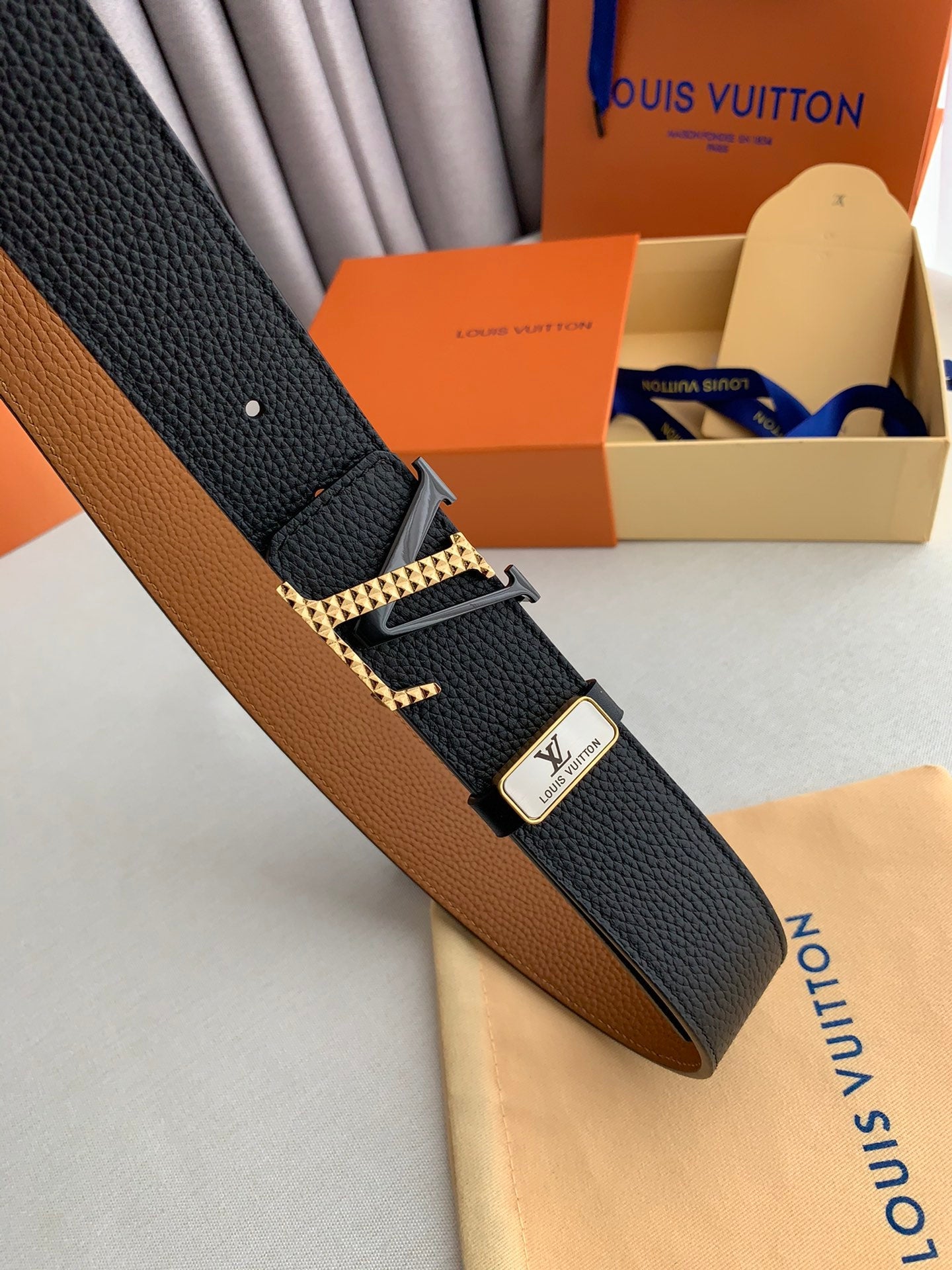 LV 25S BELT 38 MM IN BLACK CALFSKIN 593212 - 26-28